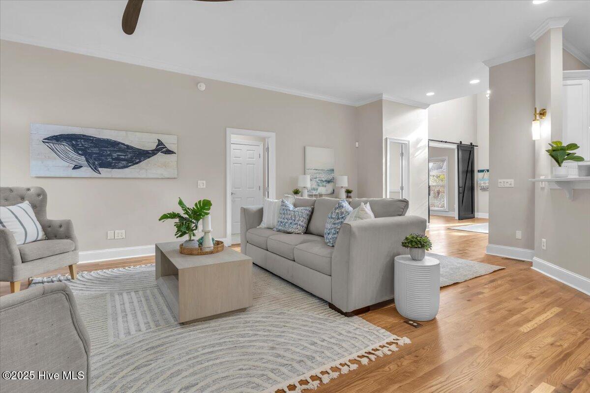 100545058 | Photo 13