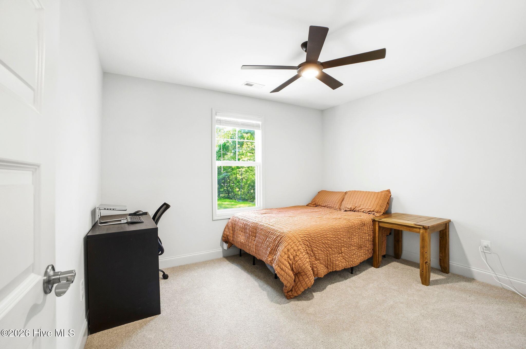 100568135 | Photo 59