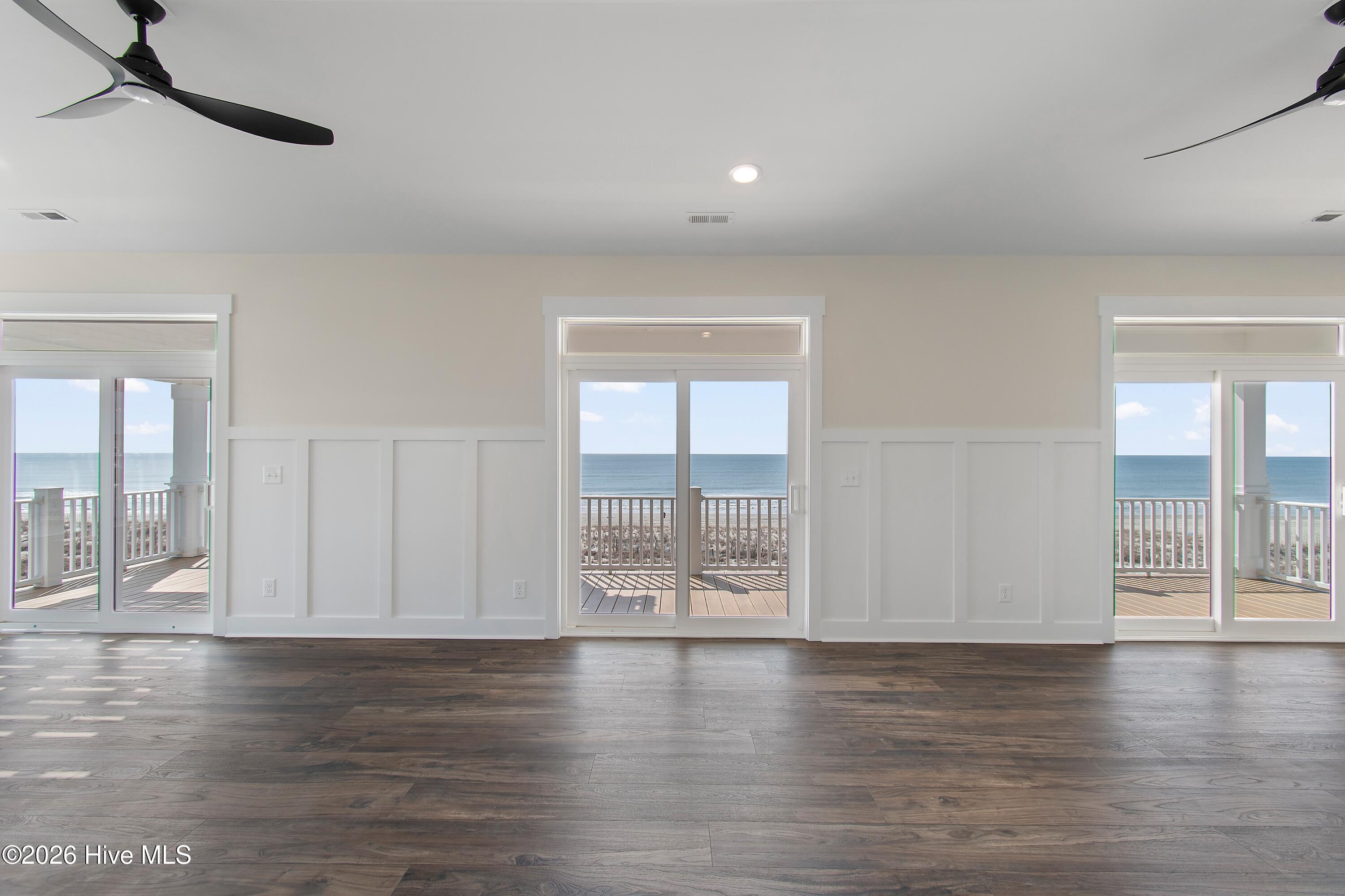 100525710 | Photo 24