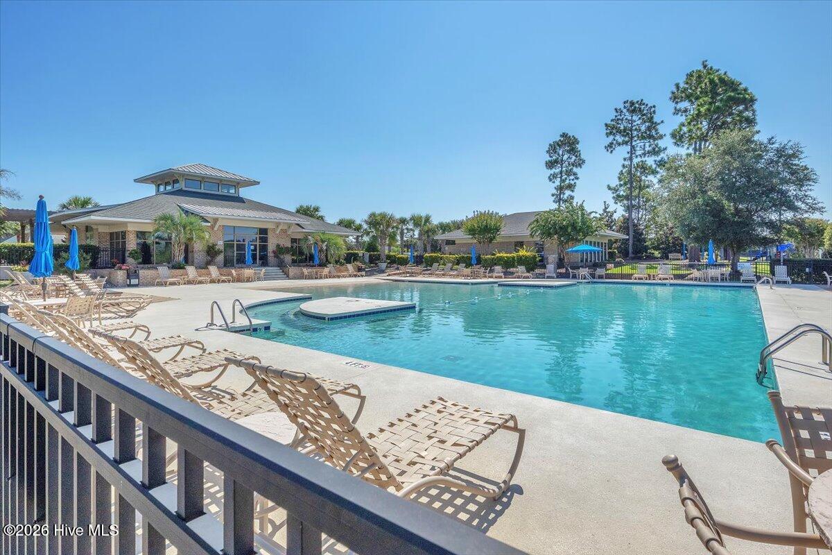 100556210 | Photo 77