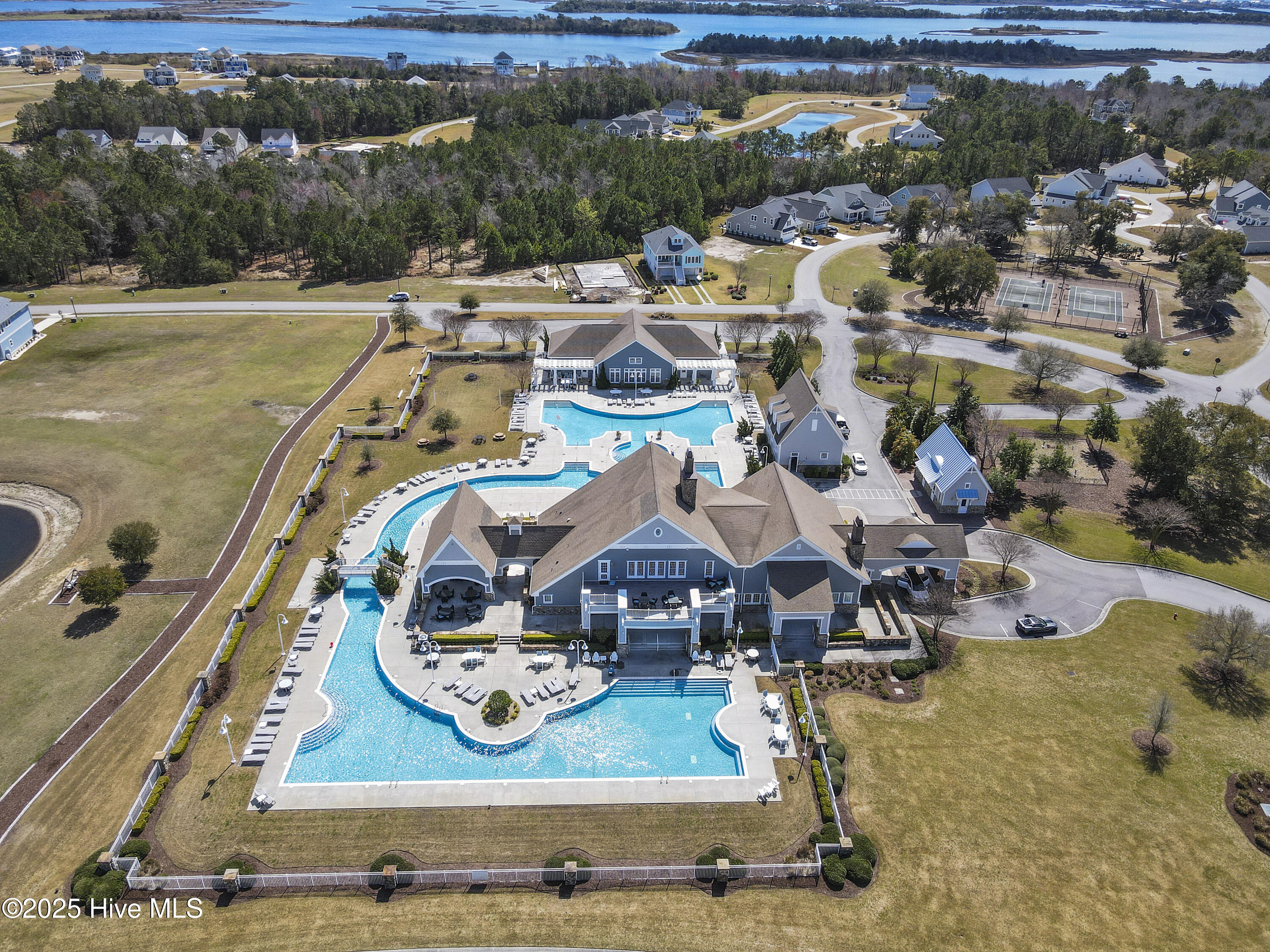 100524767 | Photo 88