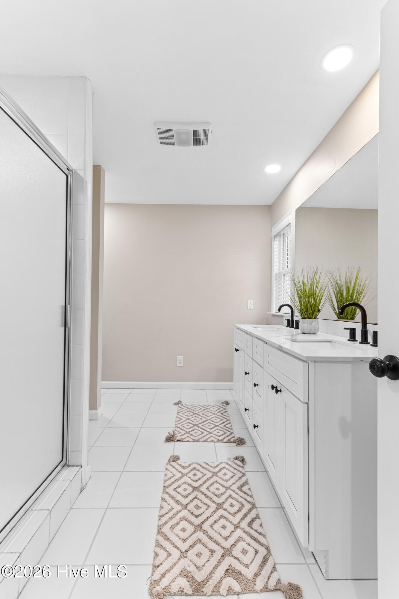 100550580 | Photo 18