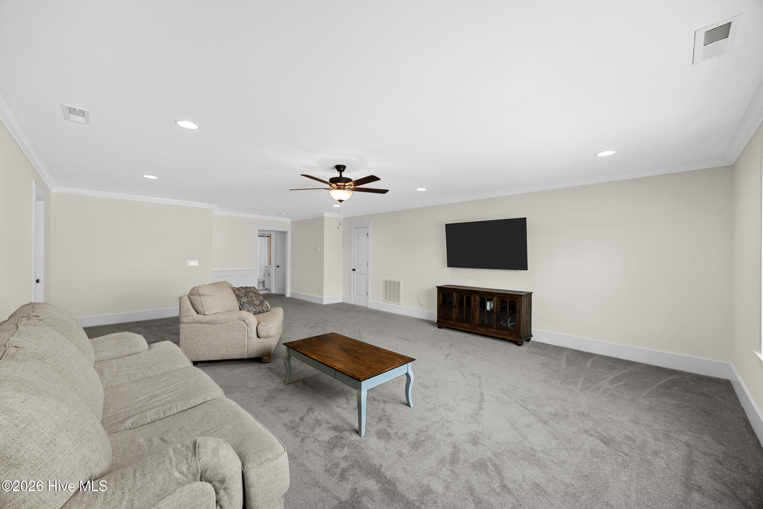 100564447 | Photo 37