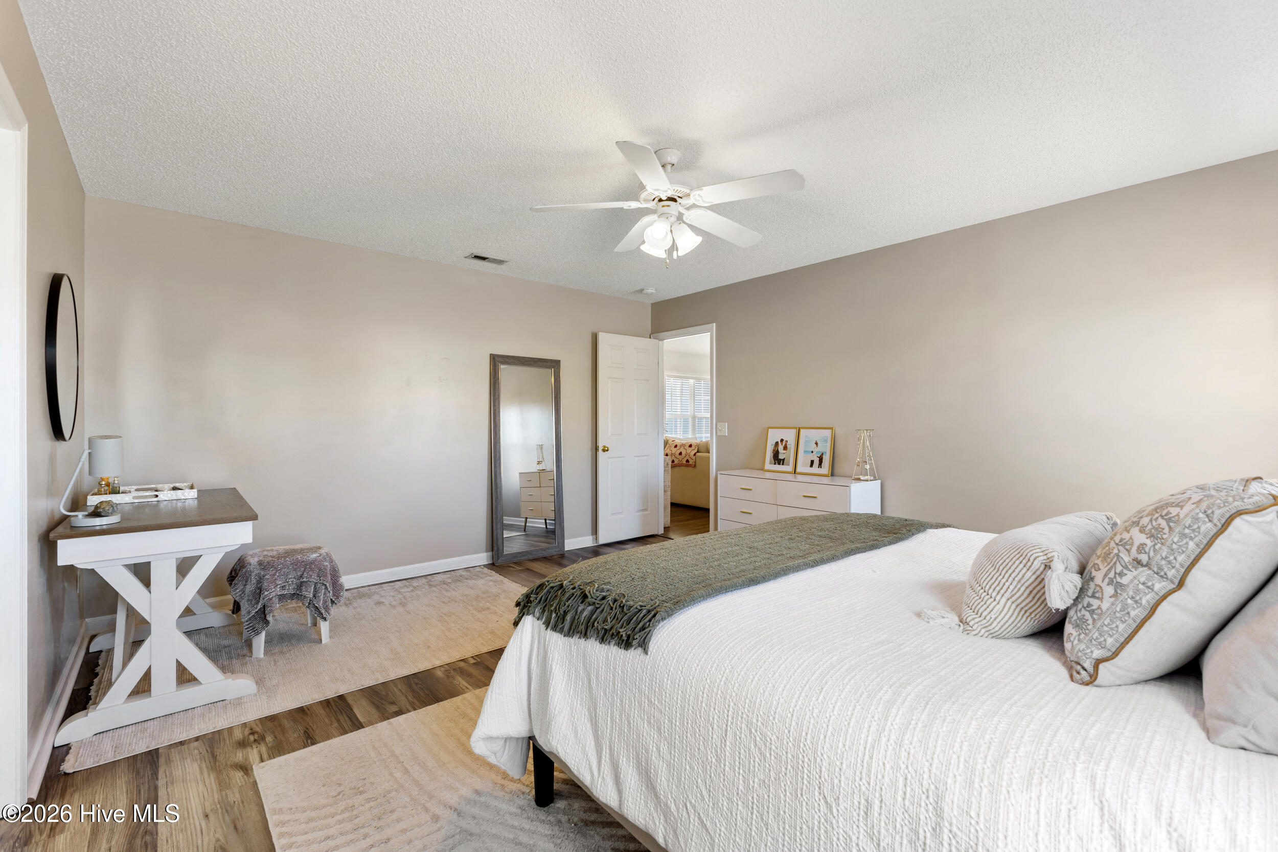 100554431 | Photo 21