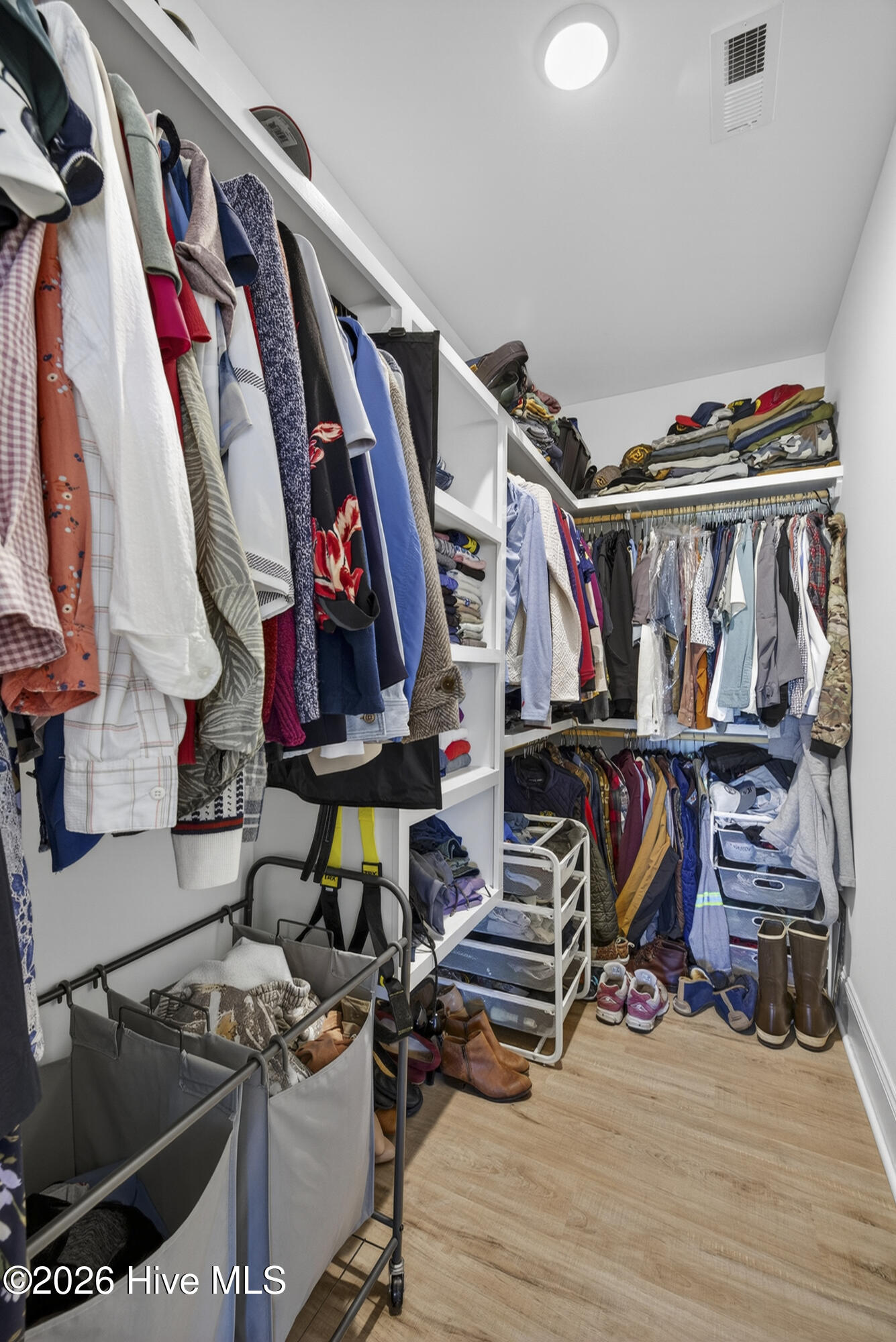 100564336 | Photo 27