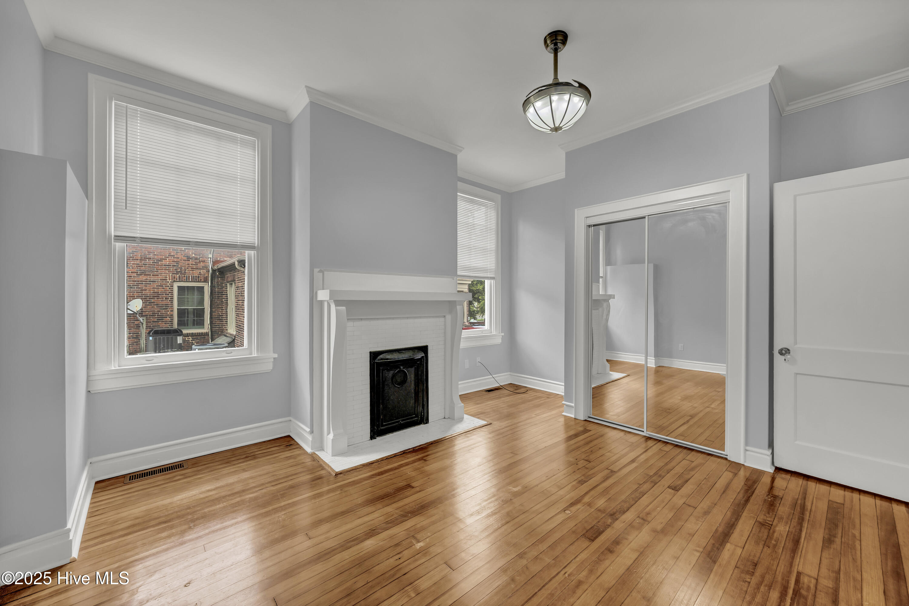 100525838 | Photo 12