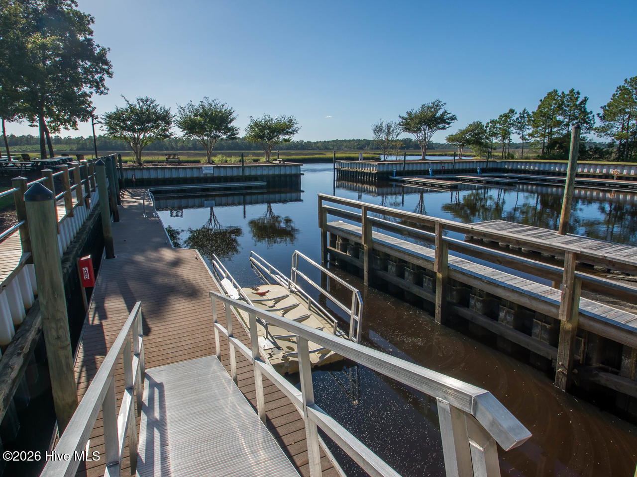 100559820 | Photo 31