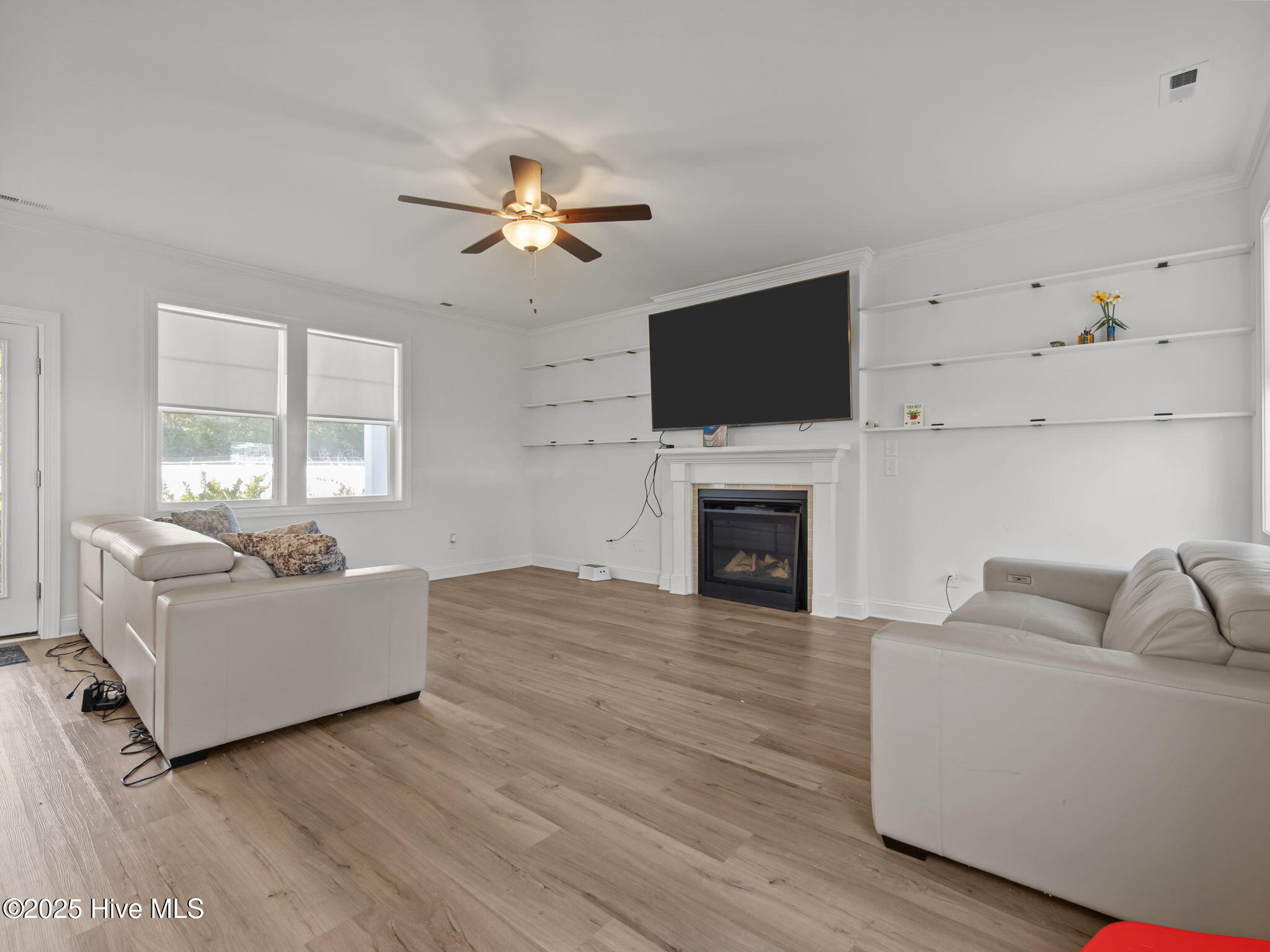 100534730 | Photo 12