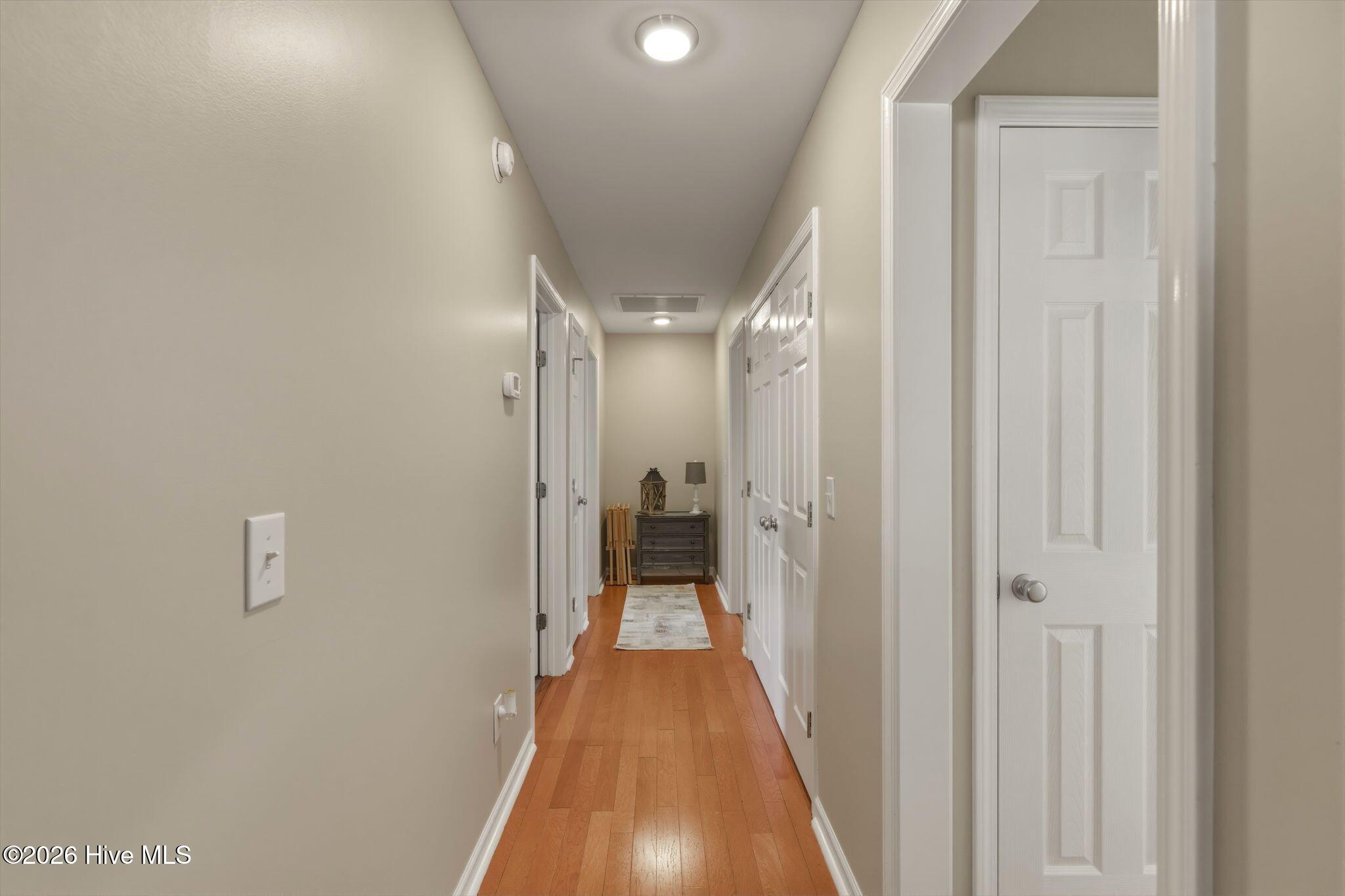 100562686 | Photo 18