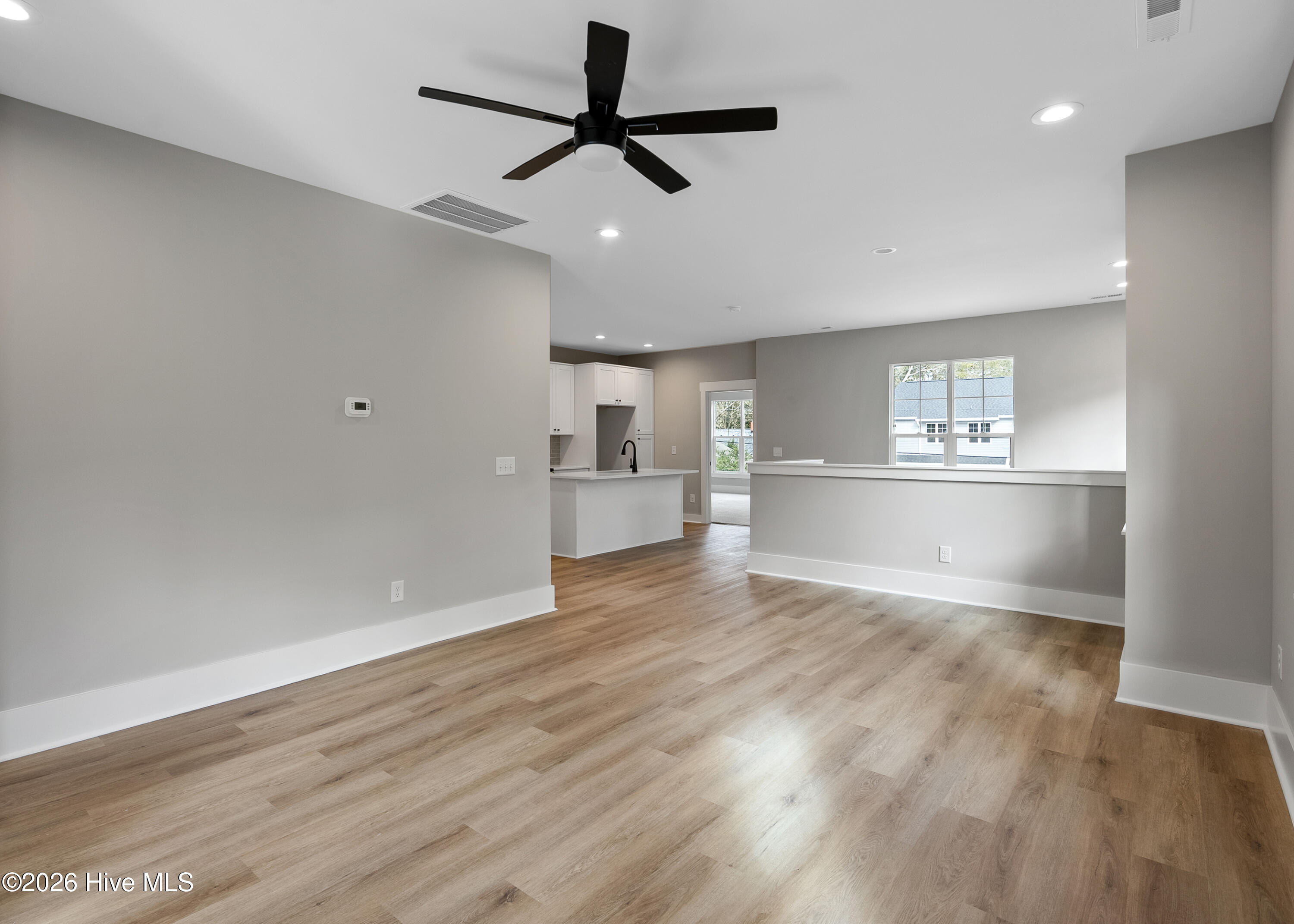 100557015 | Photo 26