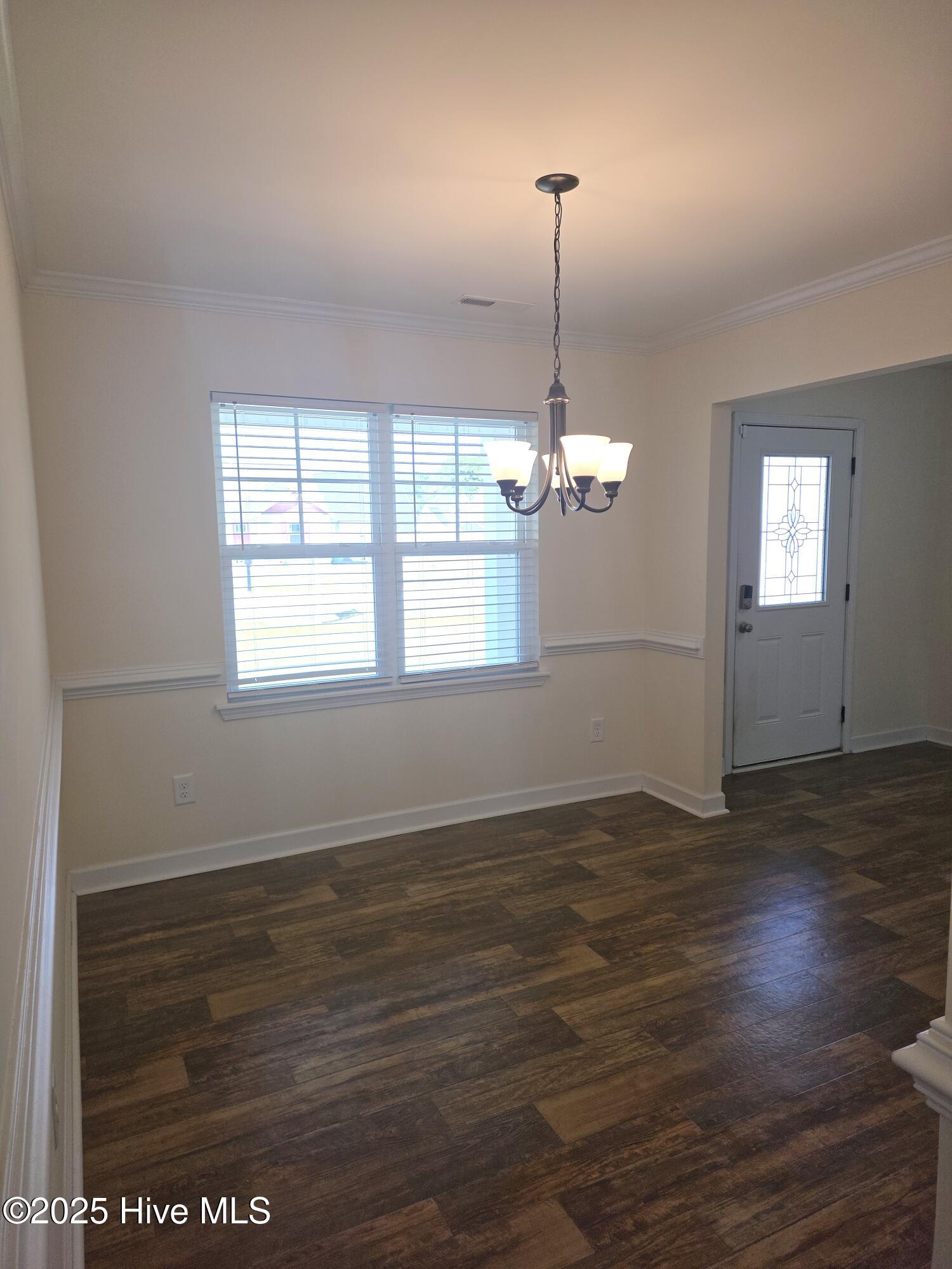 100527843 | Photo 21