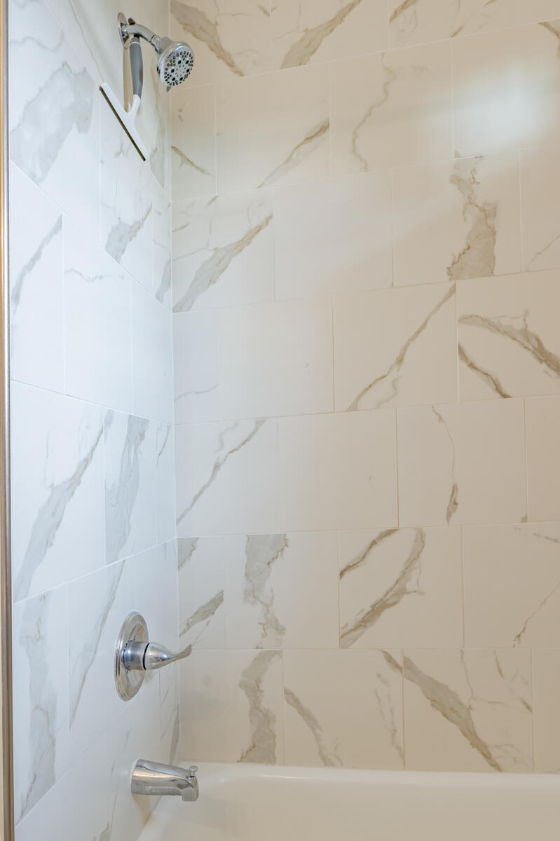 1877 Bath 4 WEB