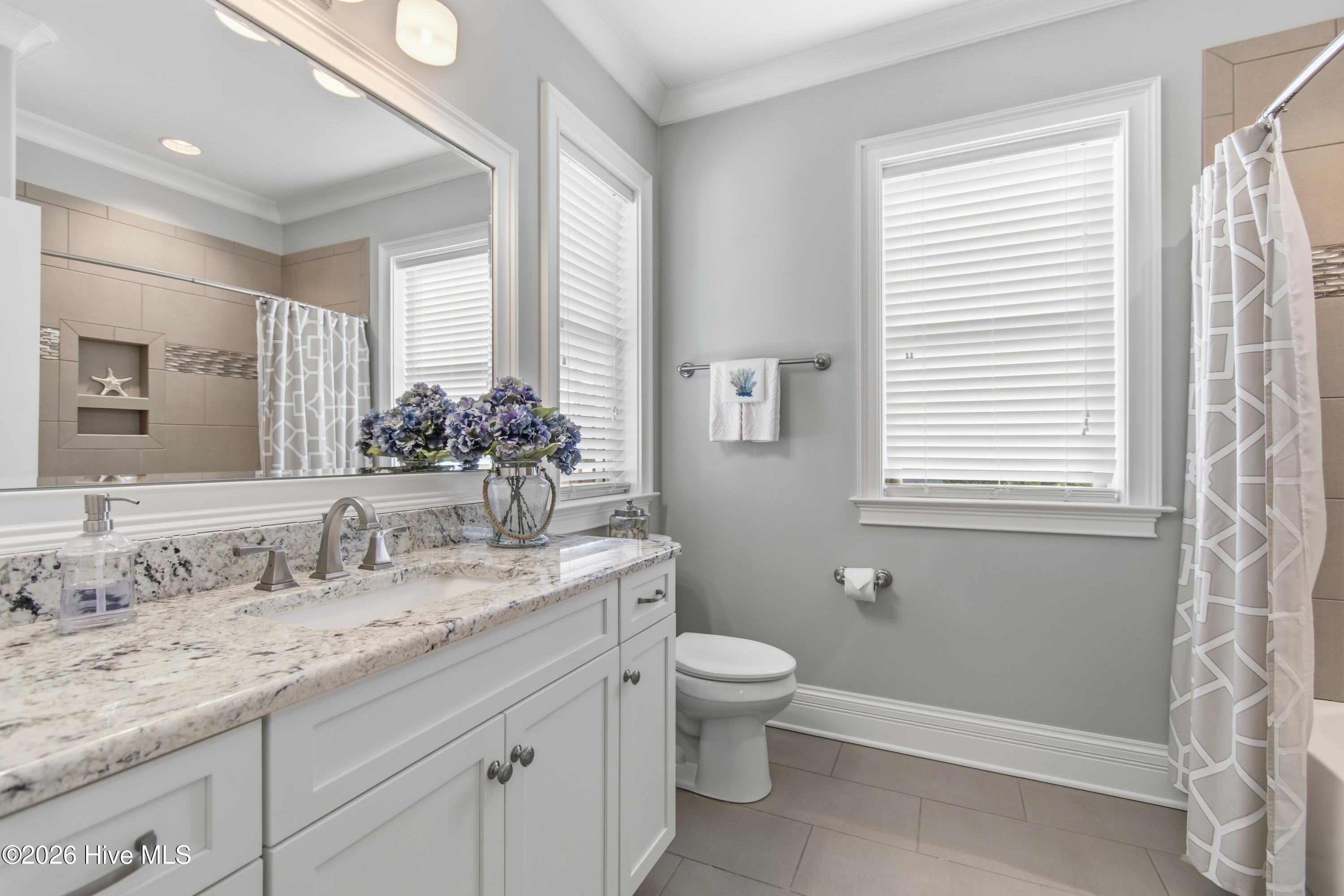 100555606 | Photo 43