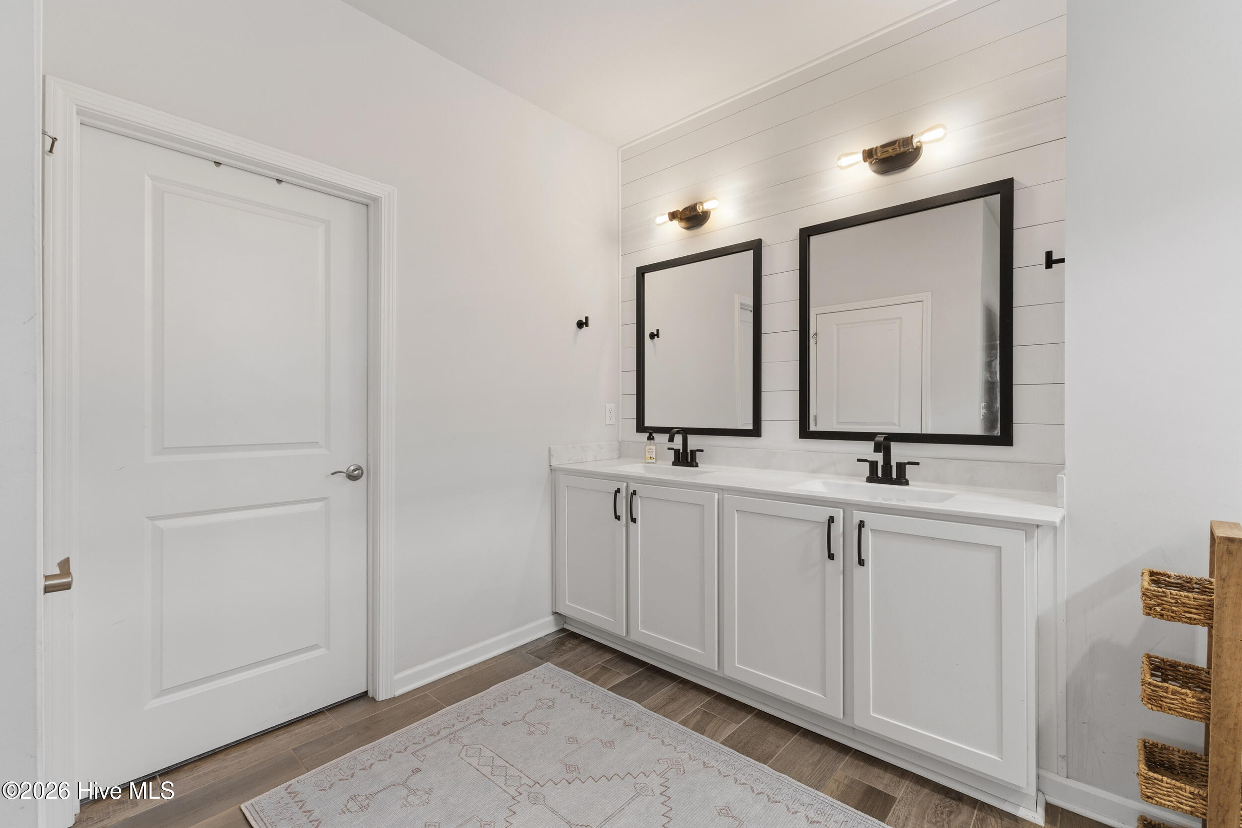 100557196 | Photo 19