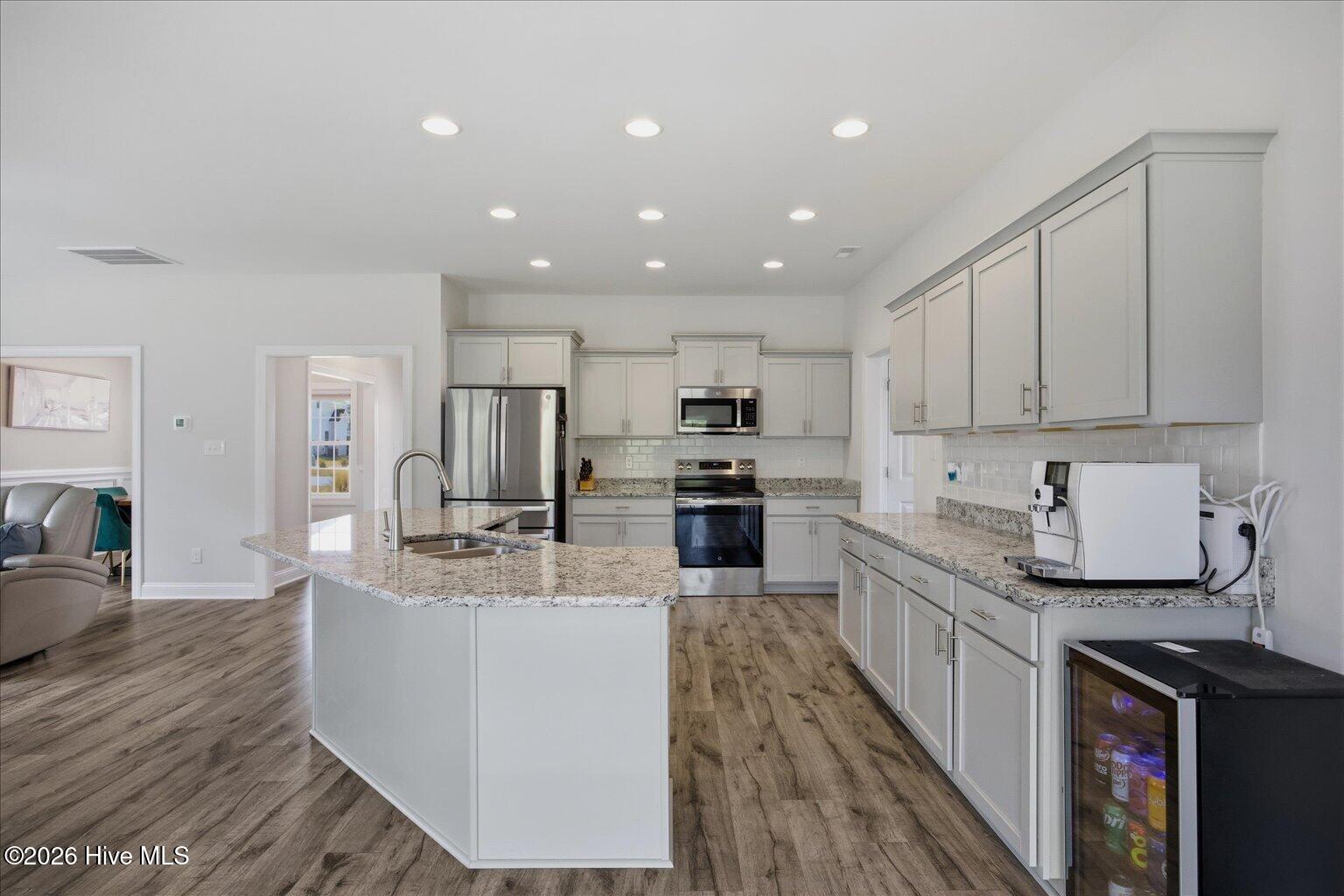 100564779 | Photo 27