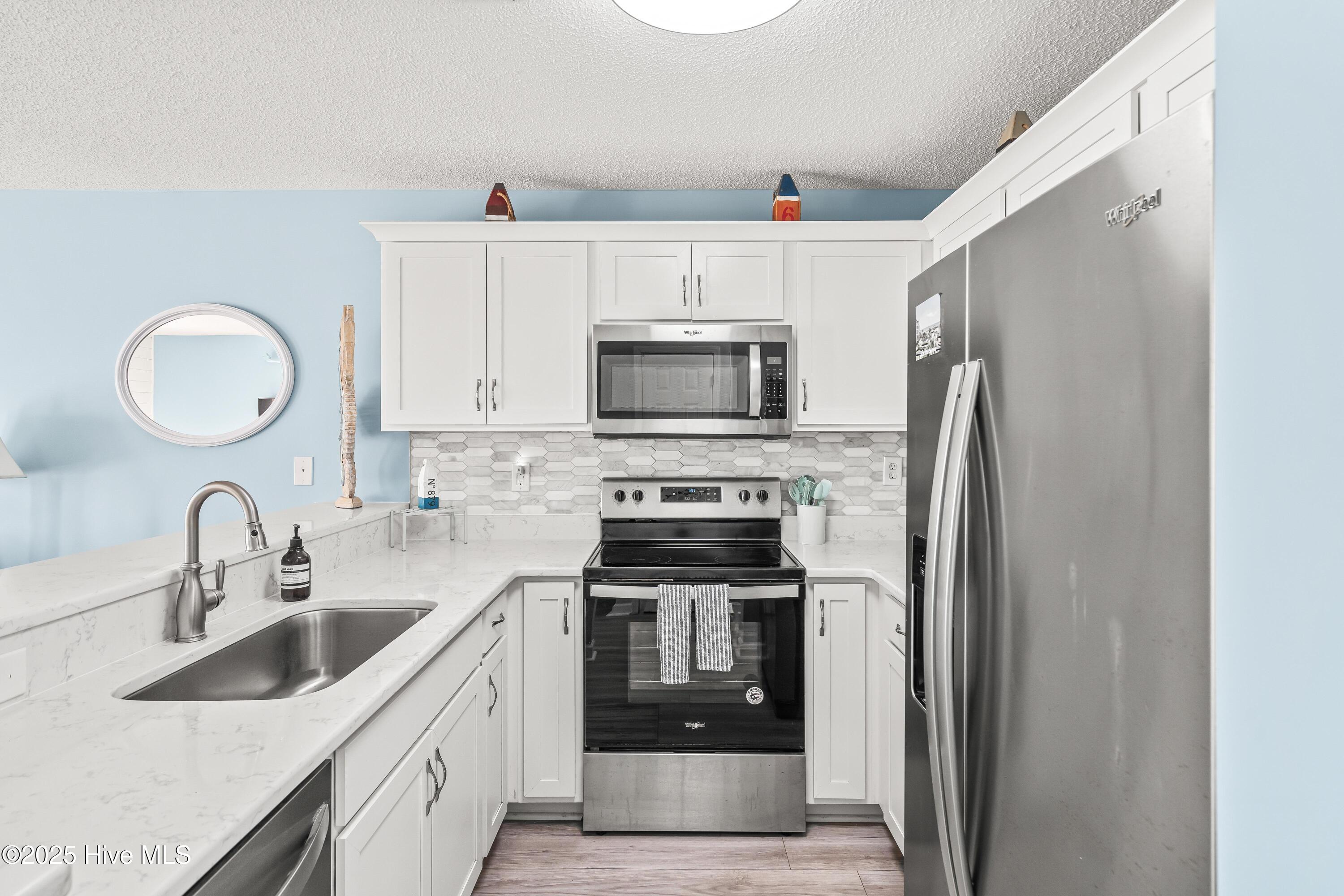 100543136 | Photo 17