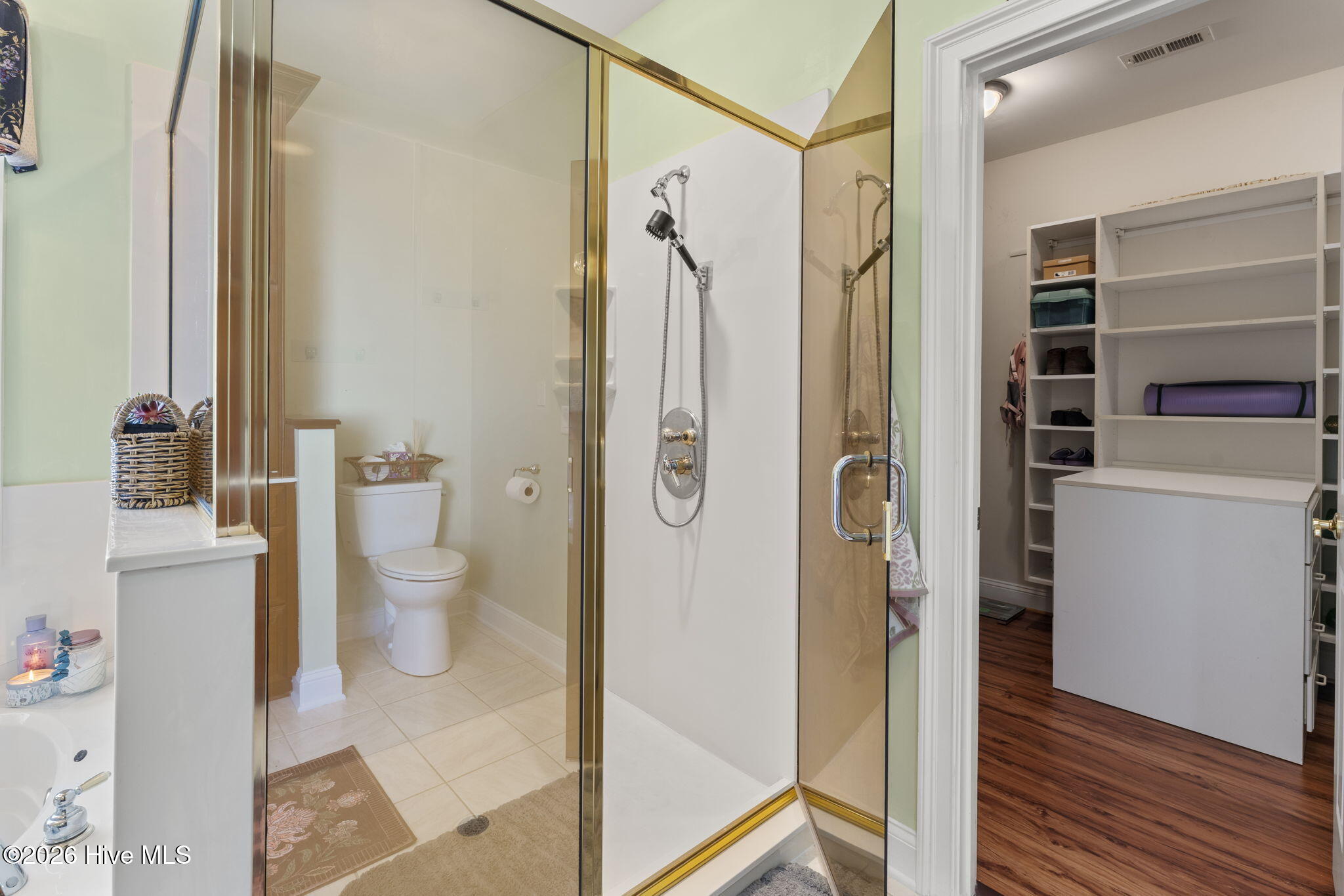 100563951 | Photo 33