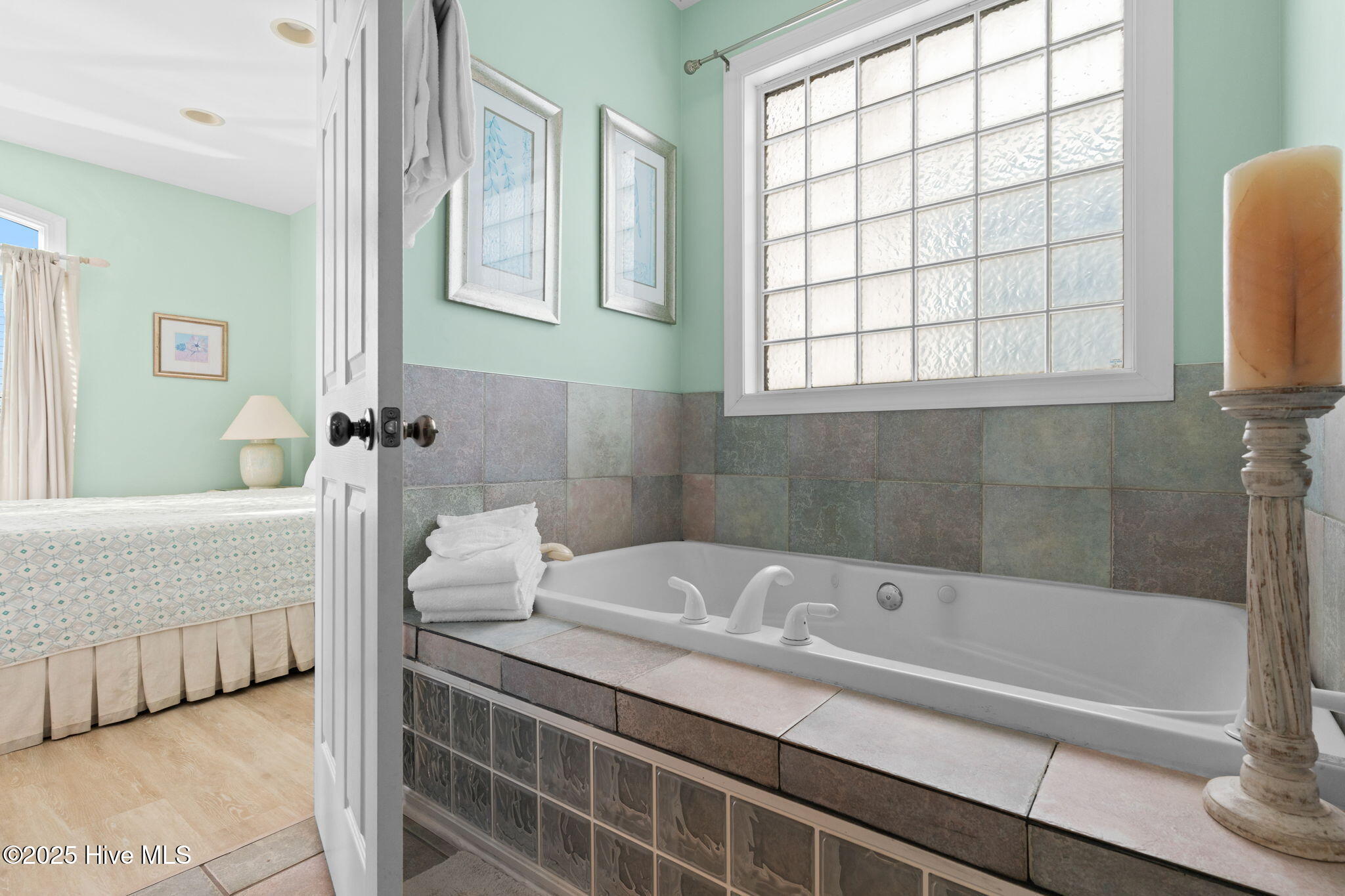 100541460 | Photo 32