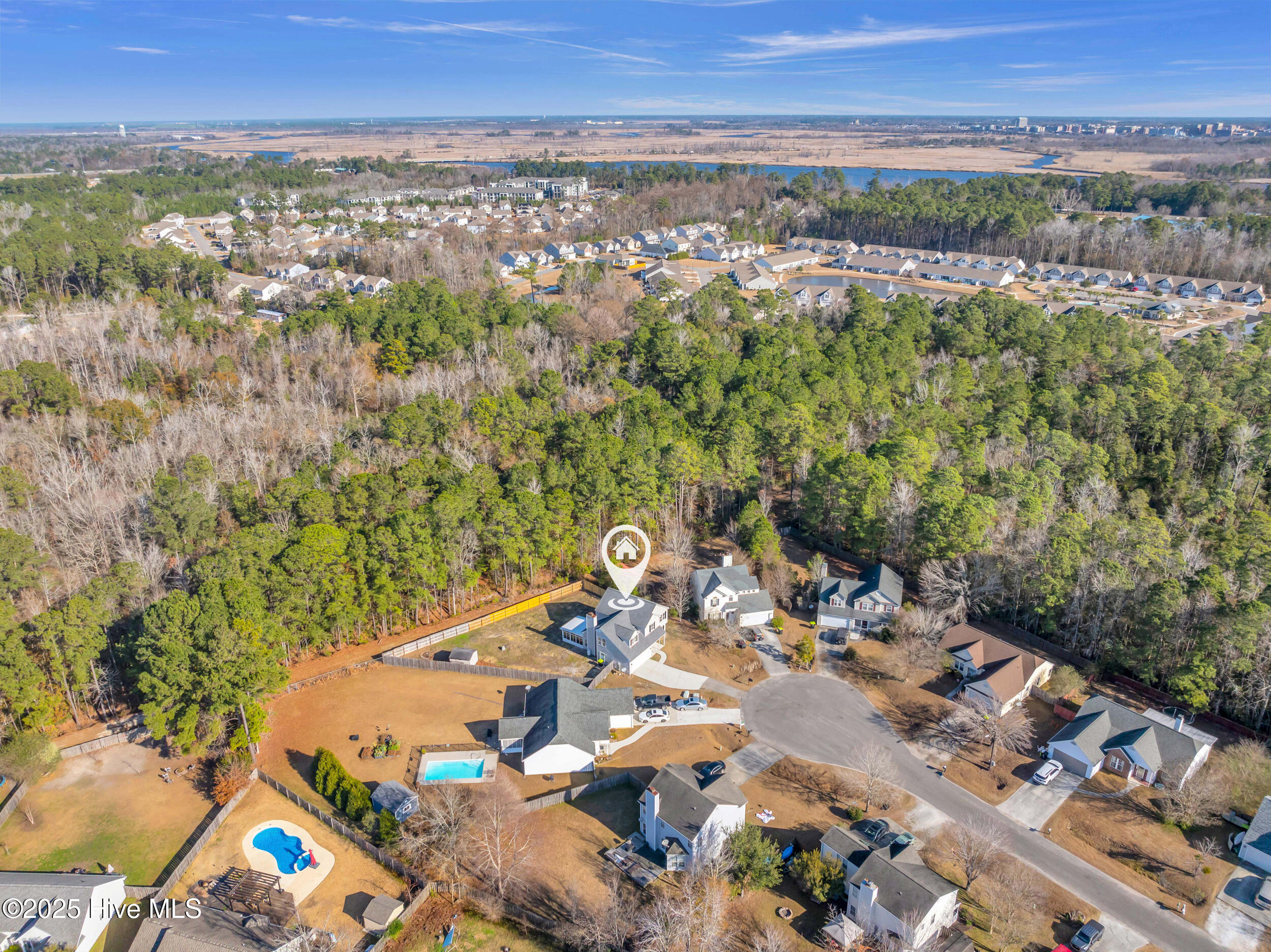 100540827 | Photo 51