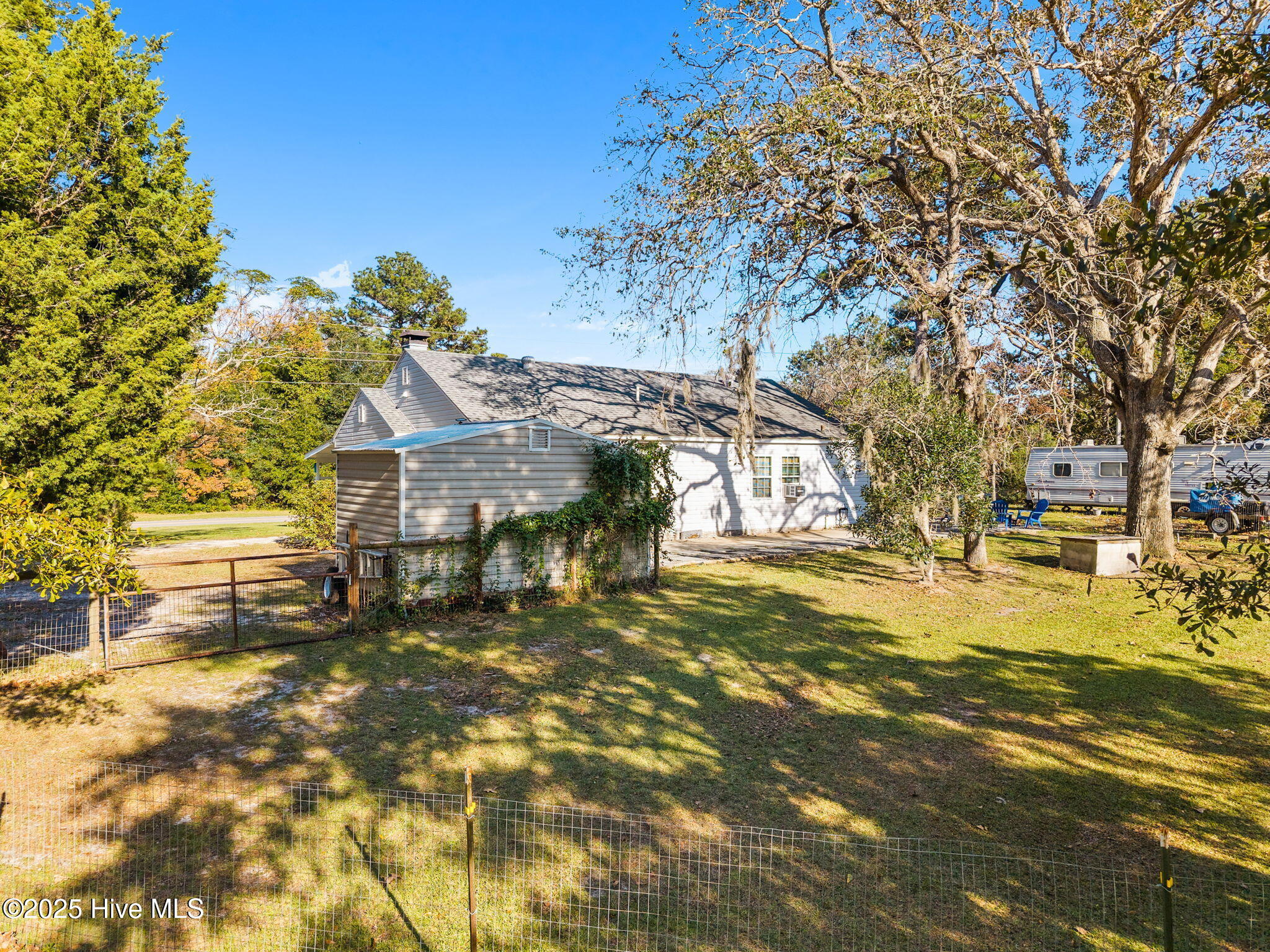 100538220 | Photo 37