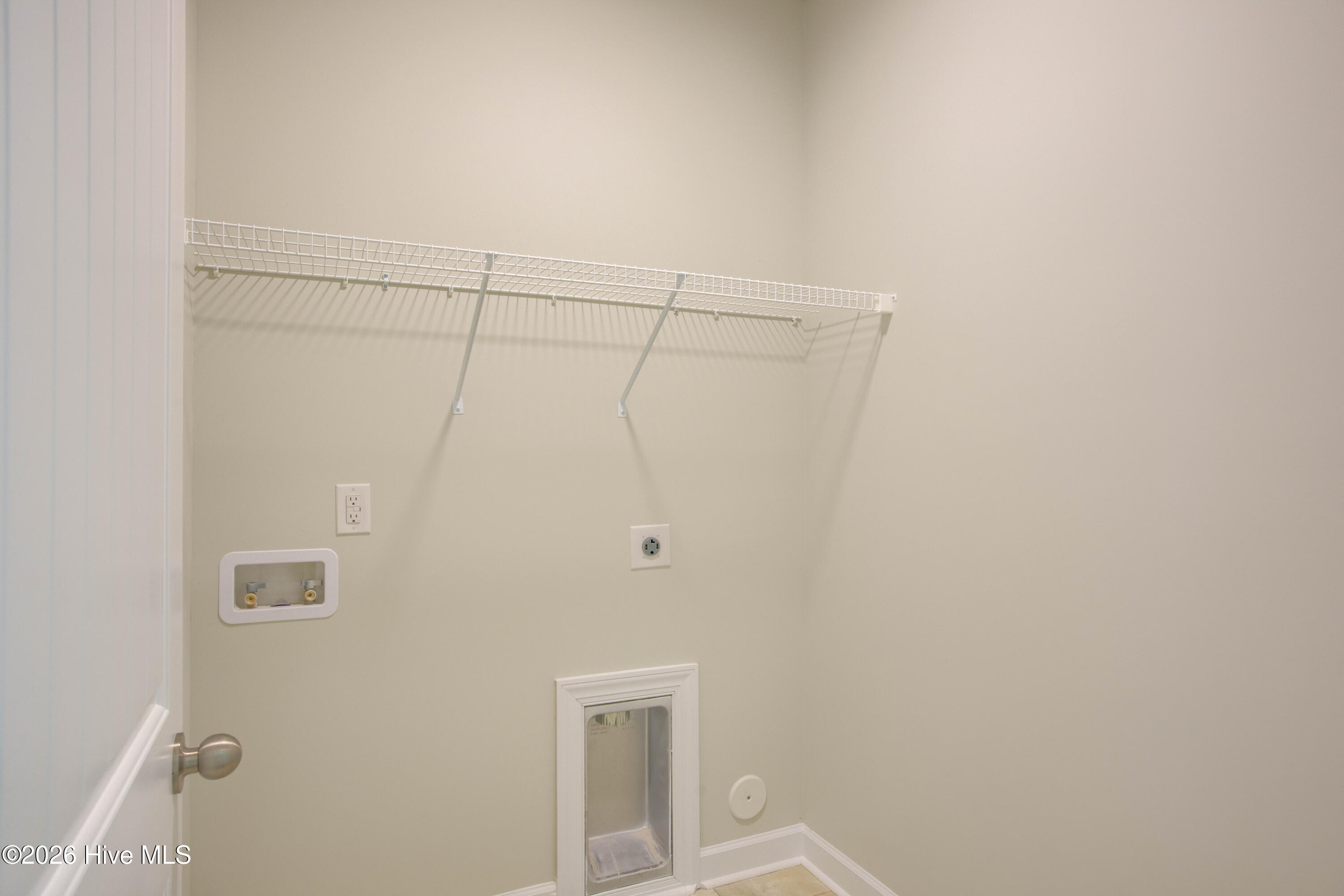 100526870 | Photo 32