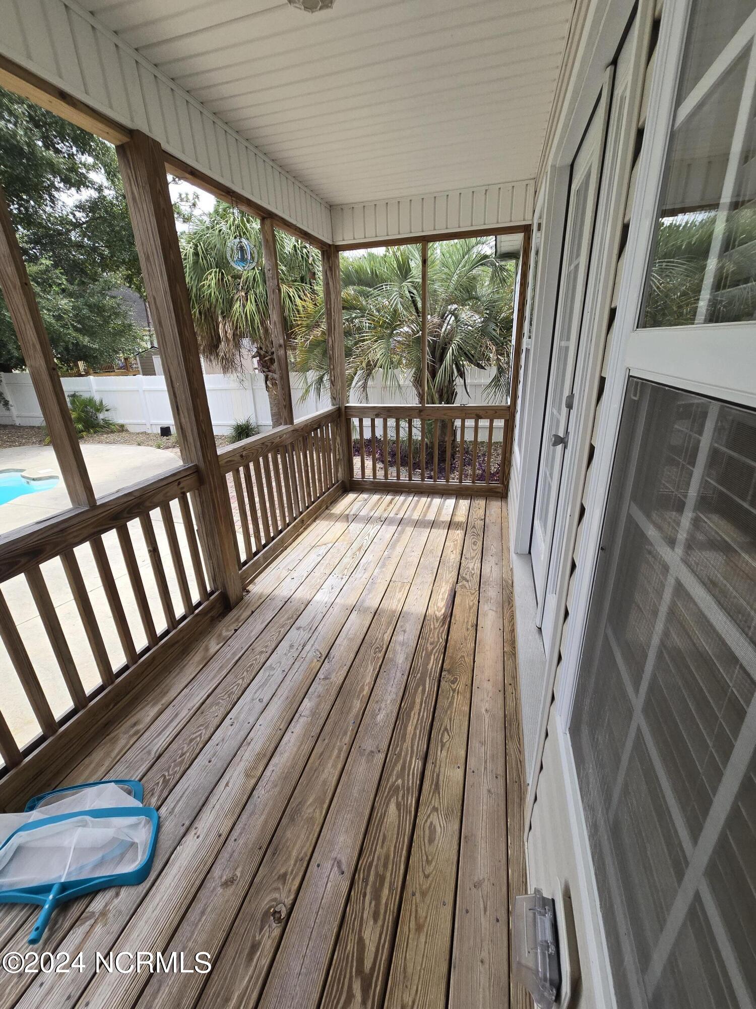 100465743 | Photo 69