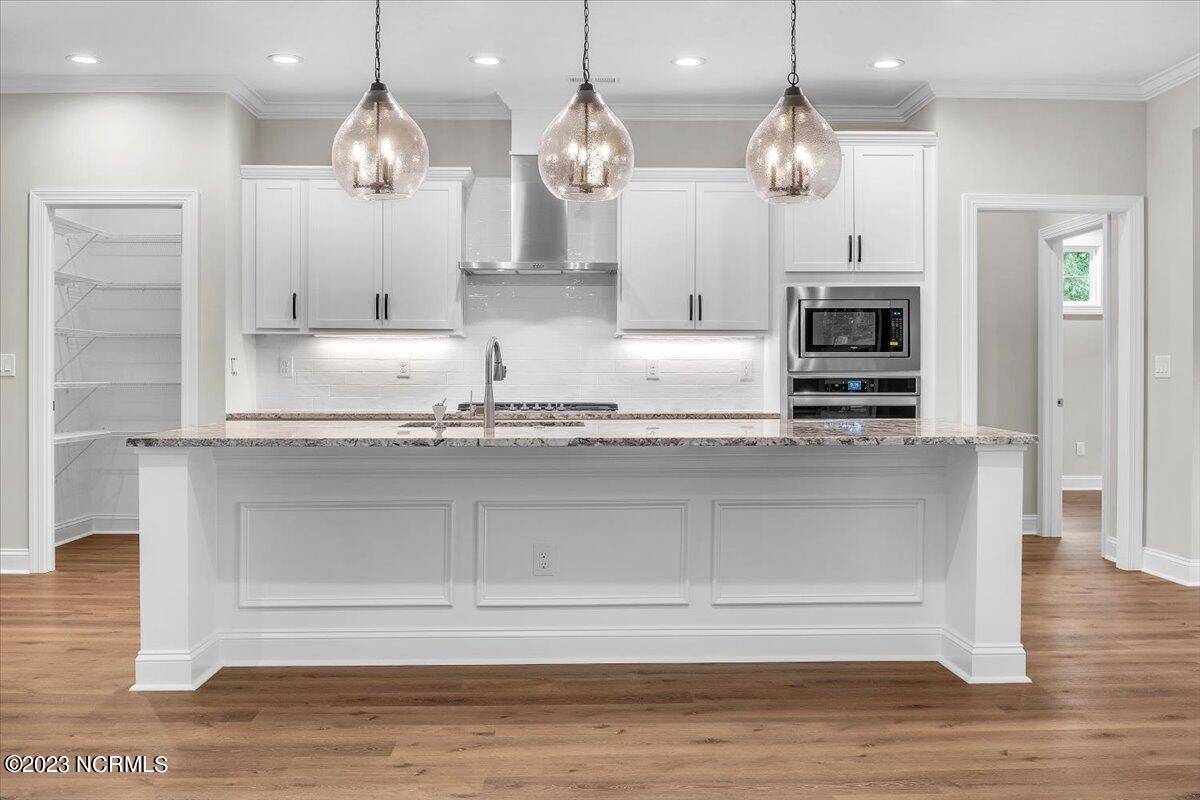 100524155 | Photo 43