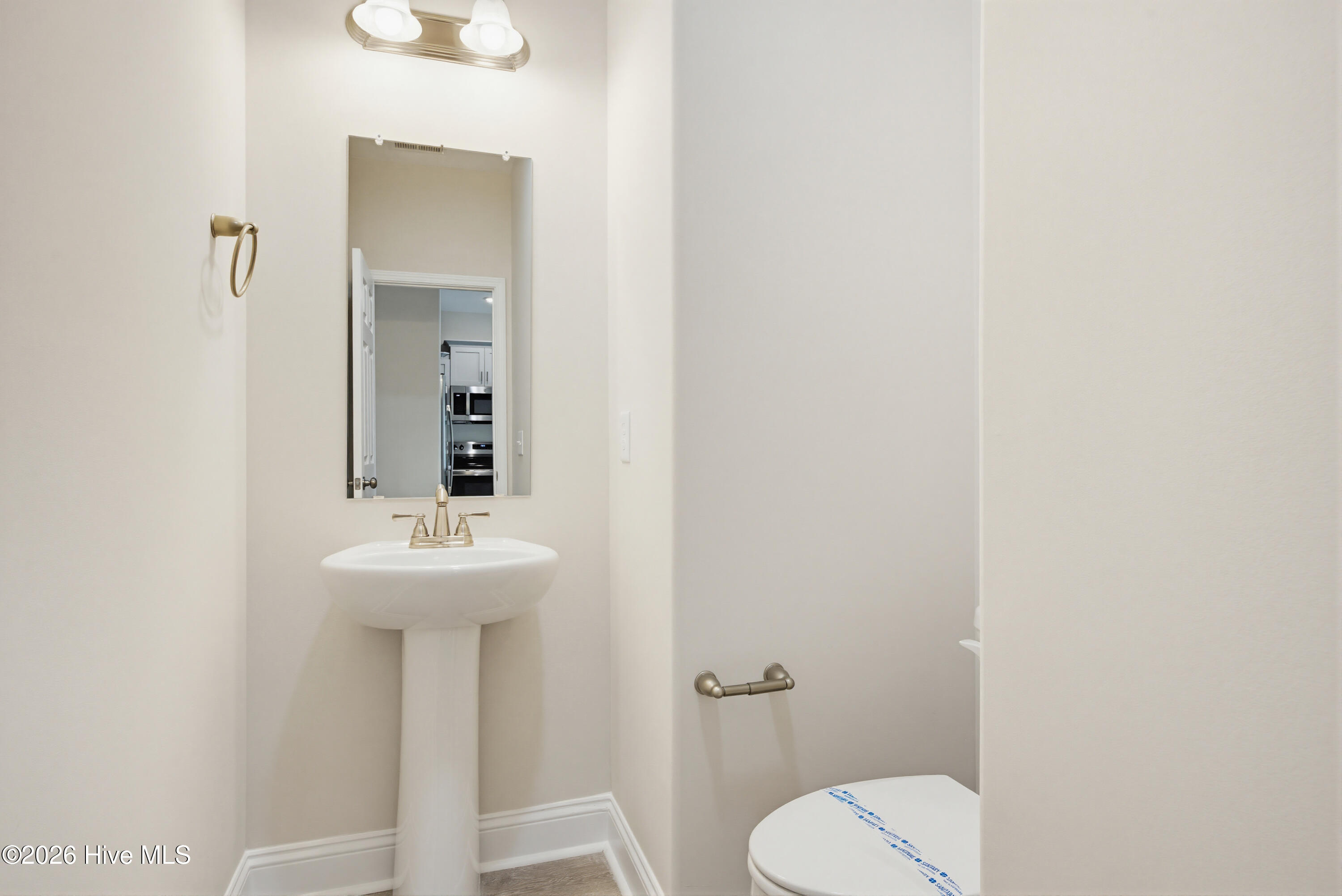 100567408 | Photo 11