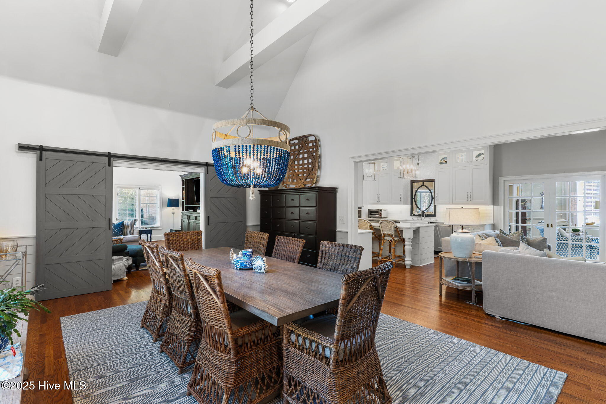 100537269 | Photo 39