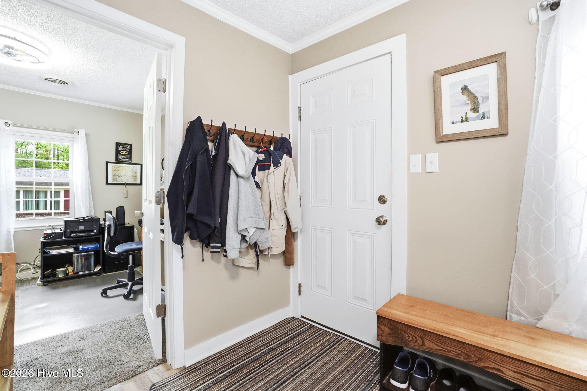 100565882 | Photo 10