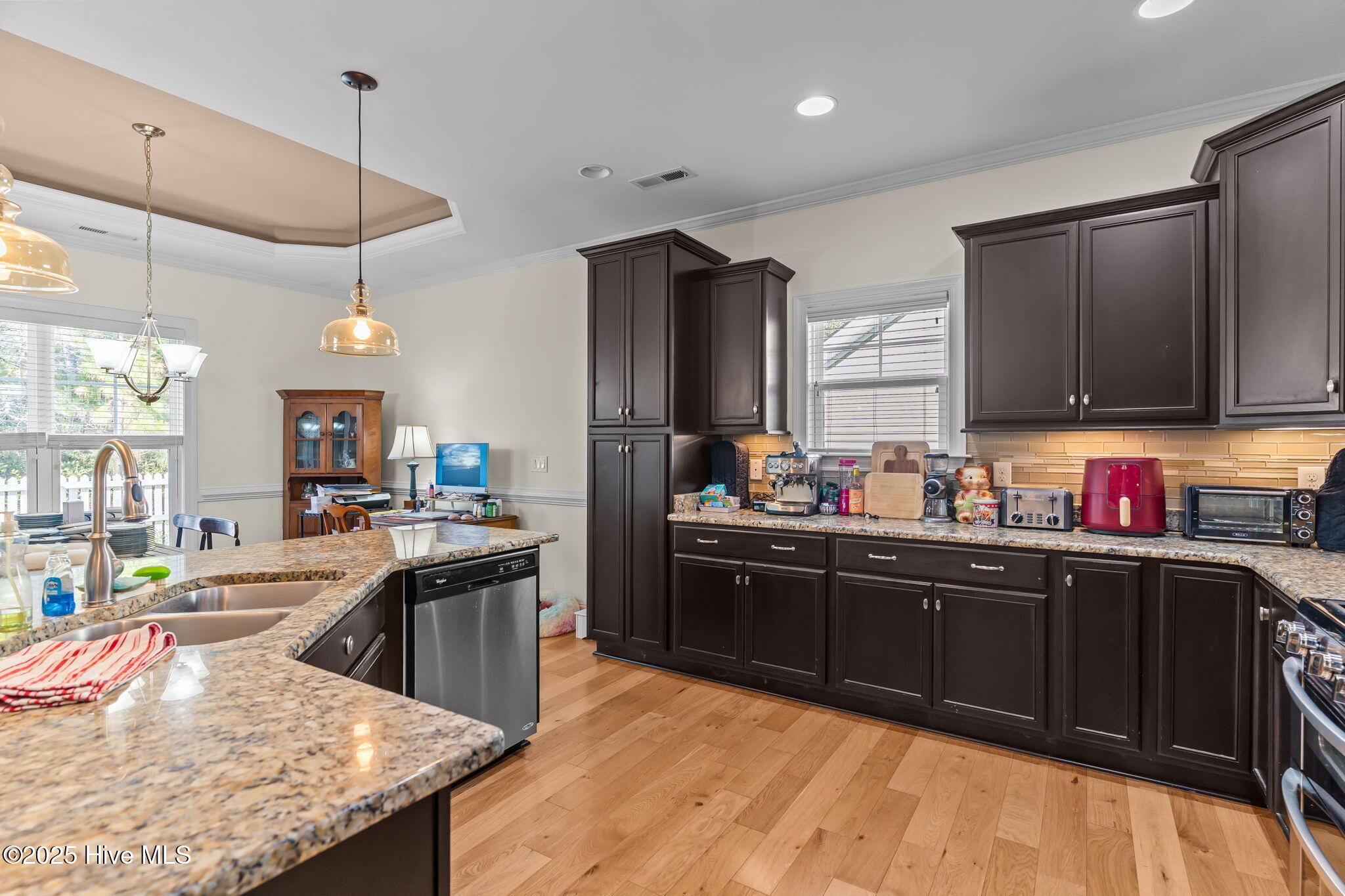 100538219 | Photo 15