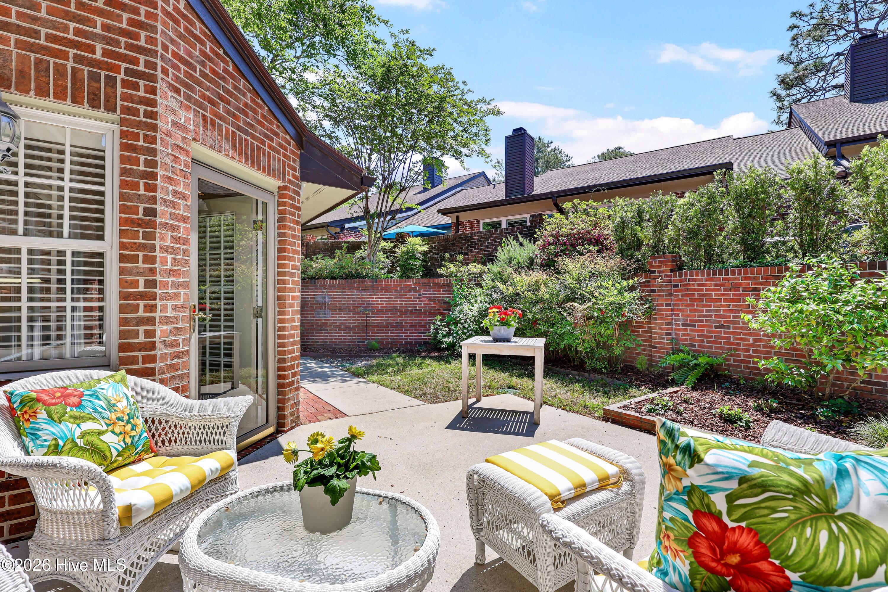 100569020 | Photo 30