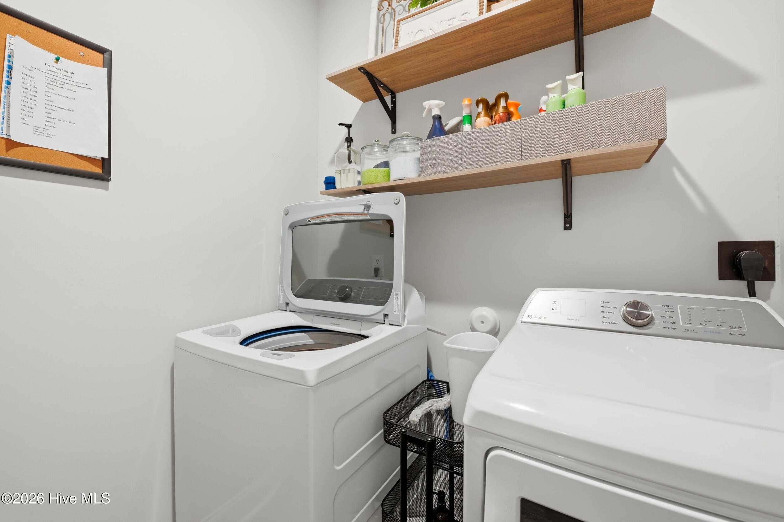 100557848 | Photo 28