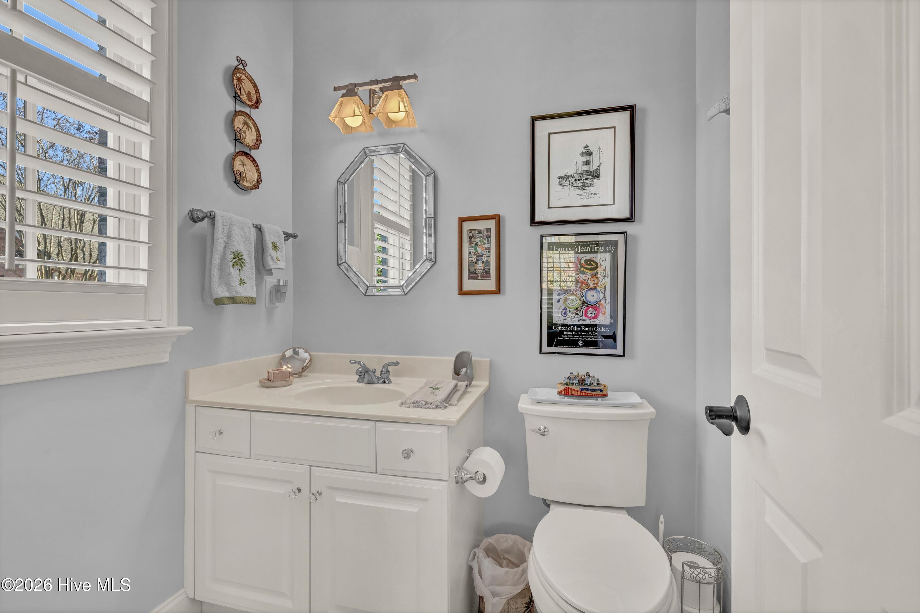 100548957 | Photo 26