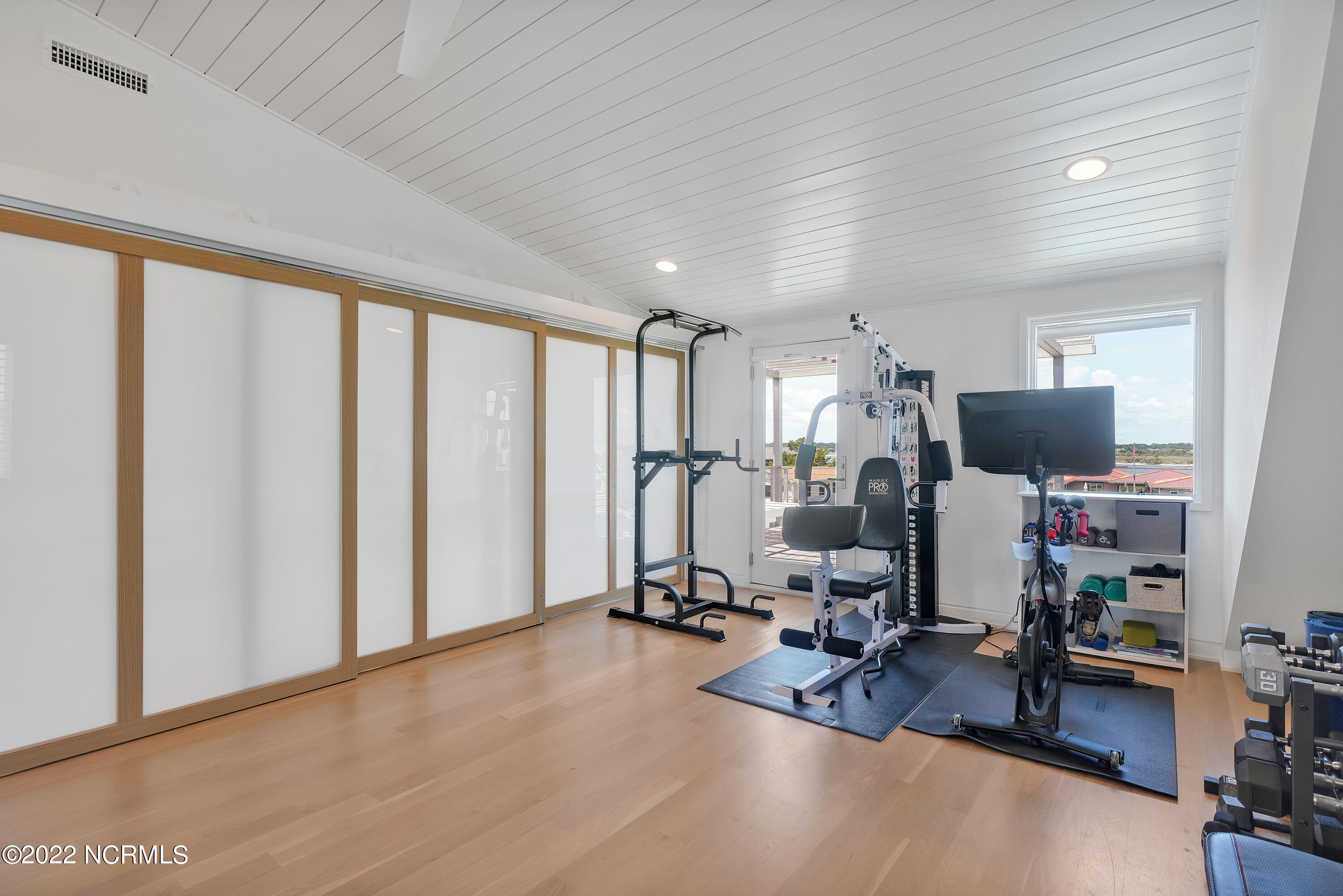 100462193 | Photo 41