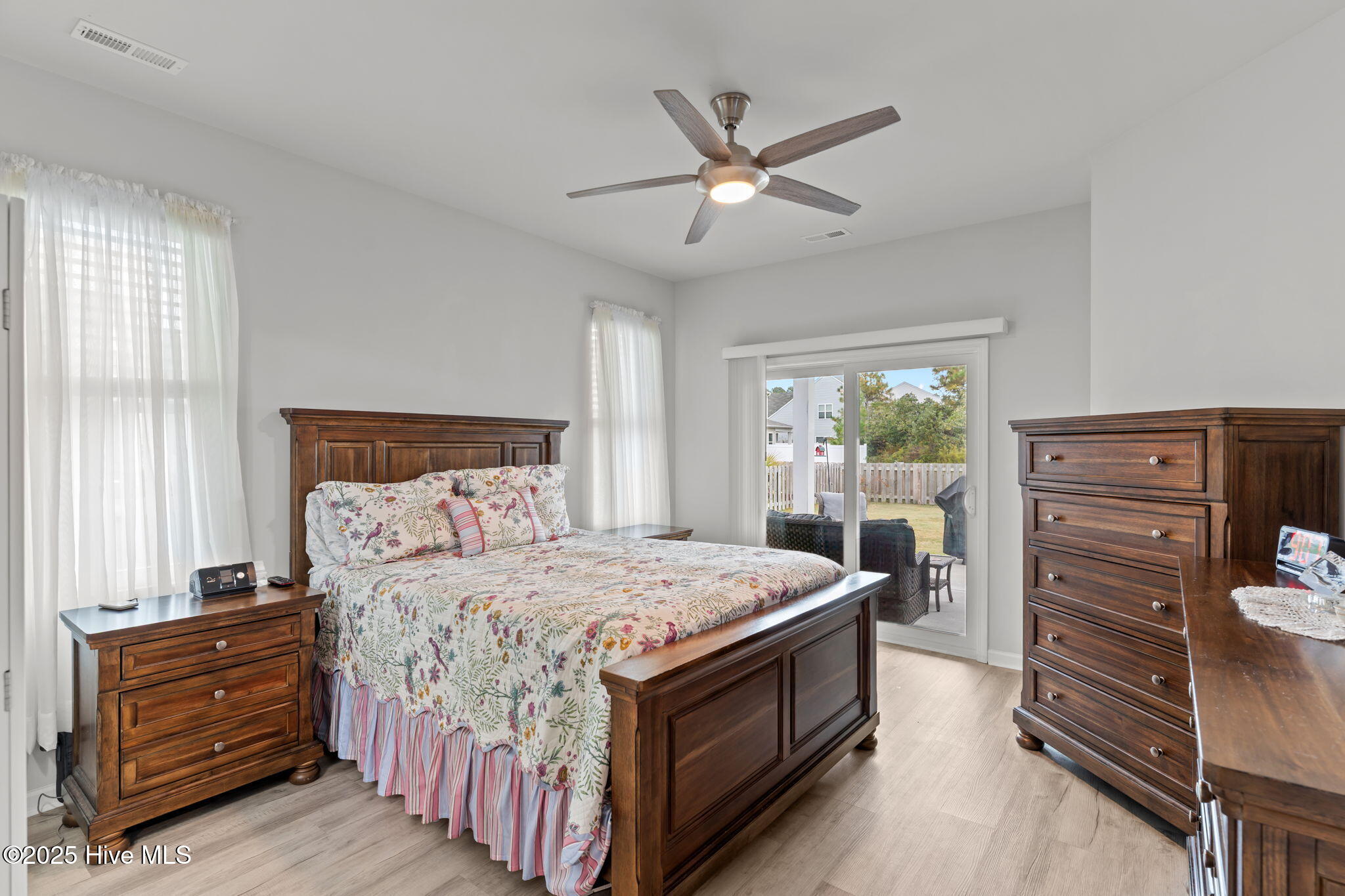 100540695 | Photo 22