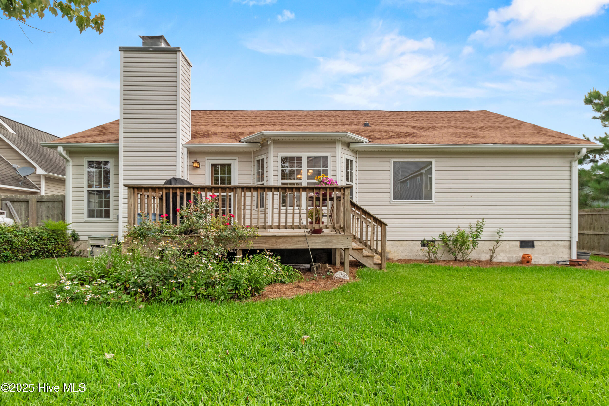 100518849 | Photo 28