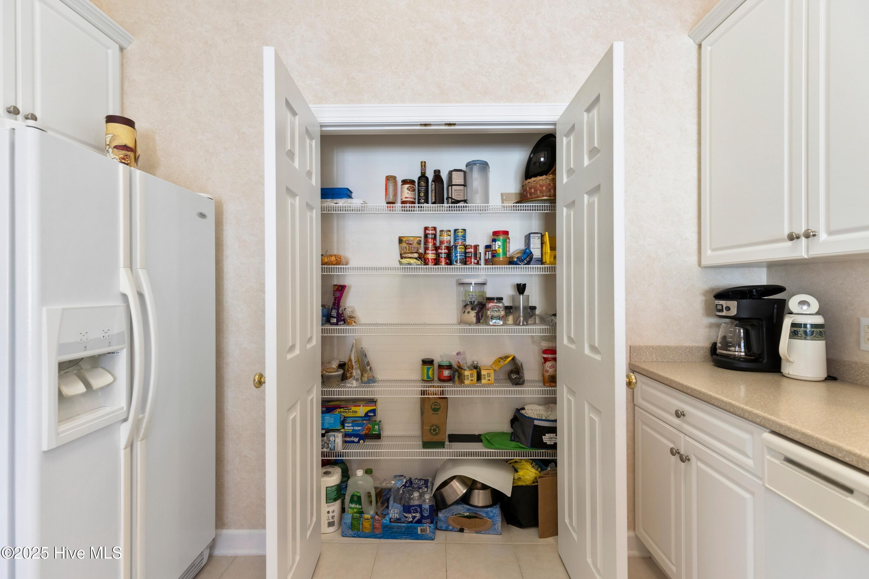 100538258 | Photo 23