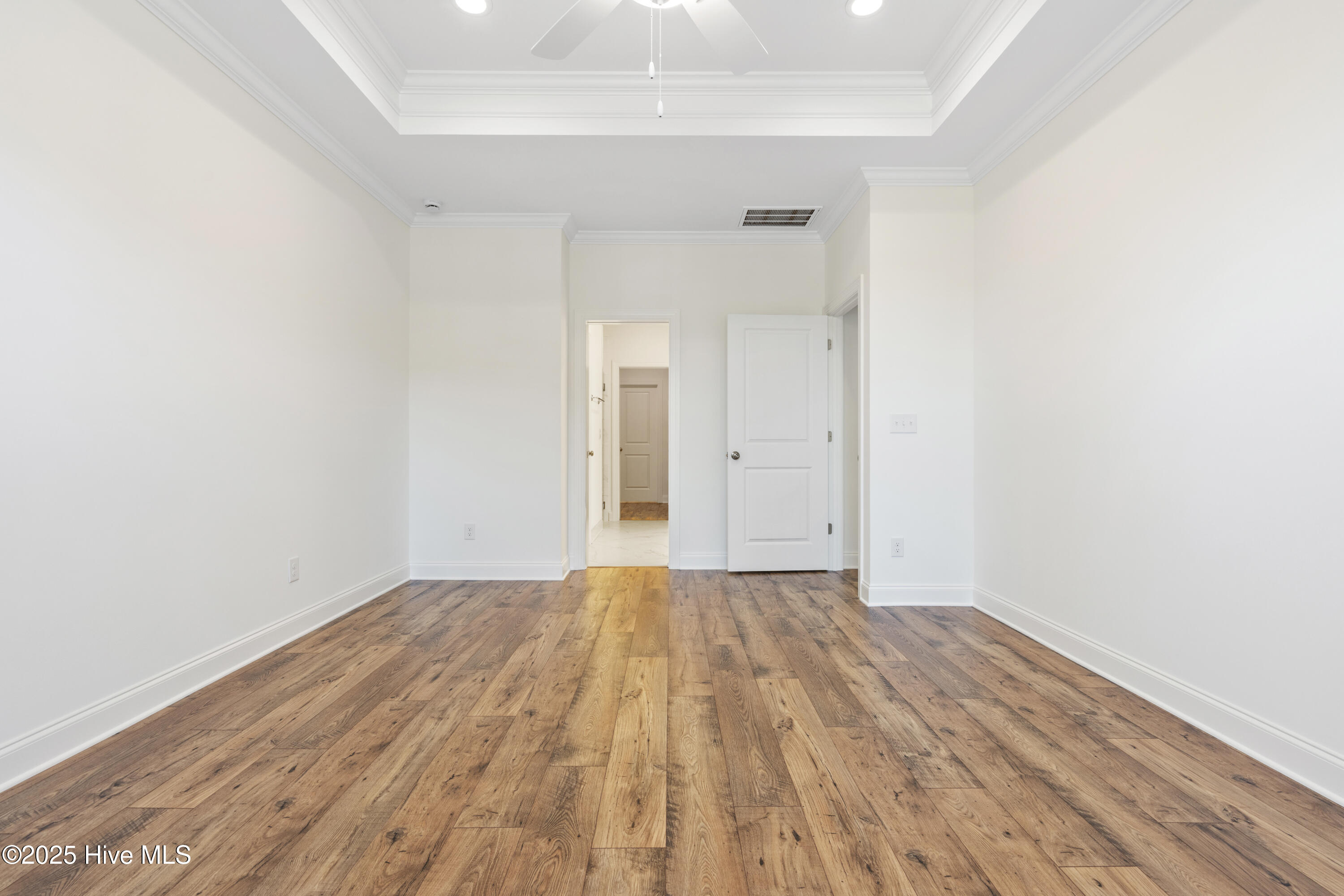 100537559 | Photo 25