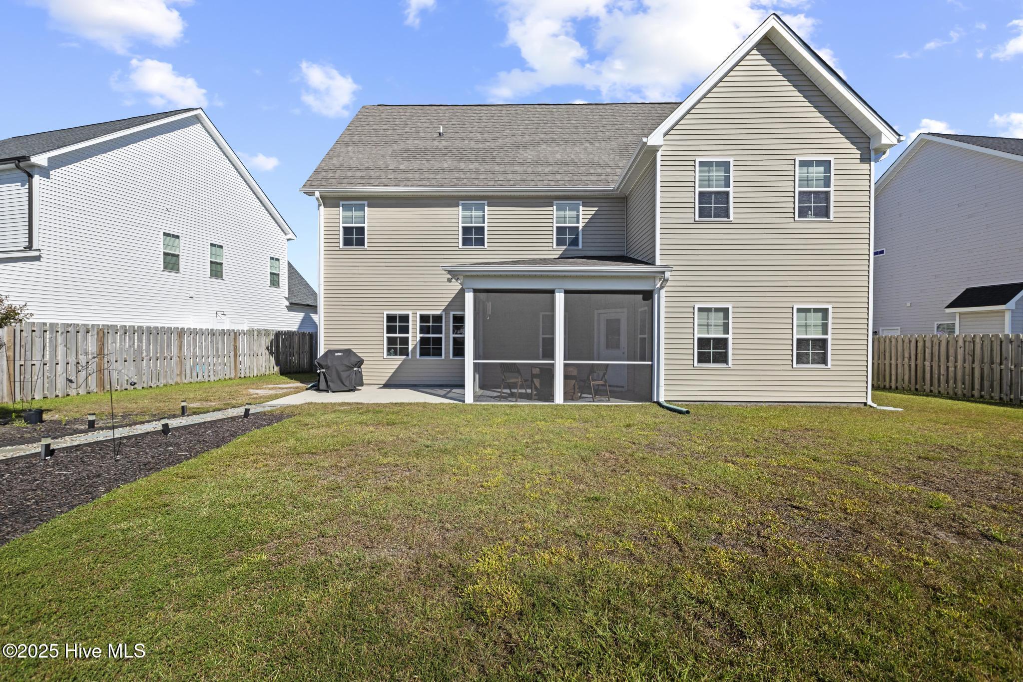 100528220 | Photo 40