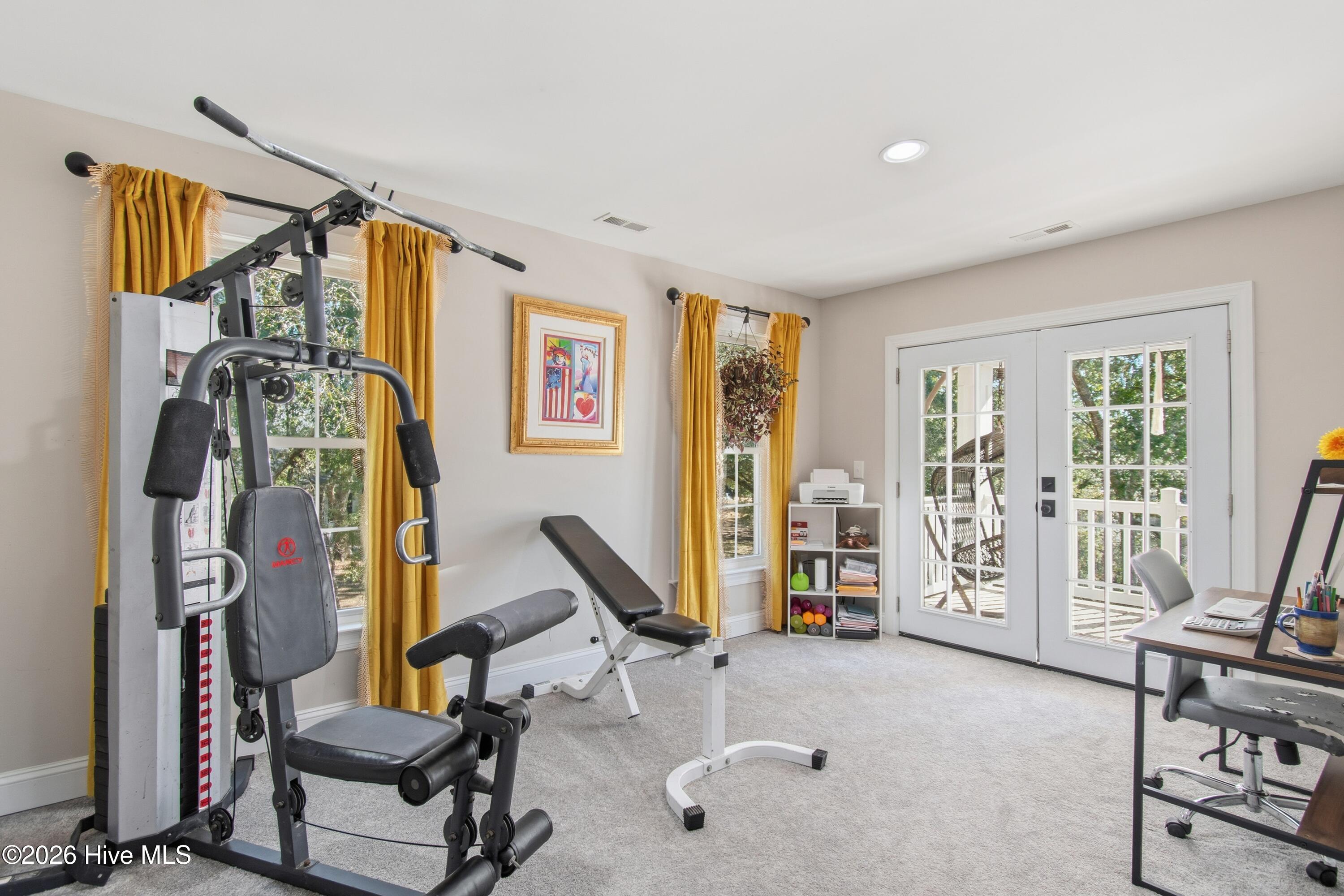 100550305 | Photo 41