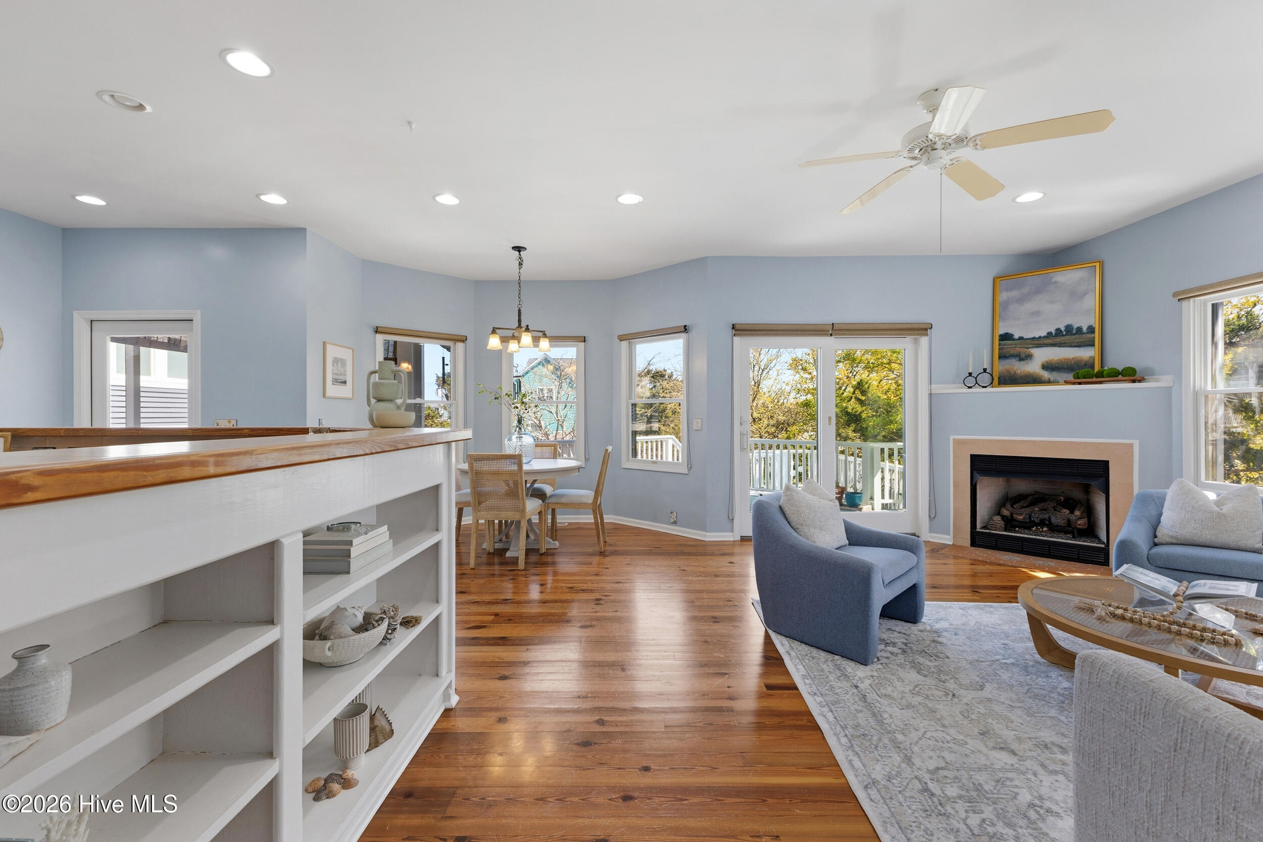 100535794 | Photo 10