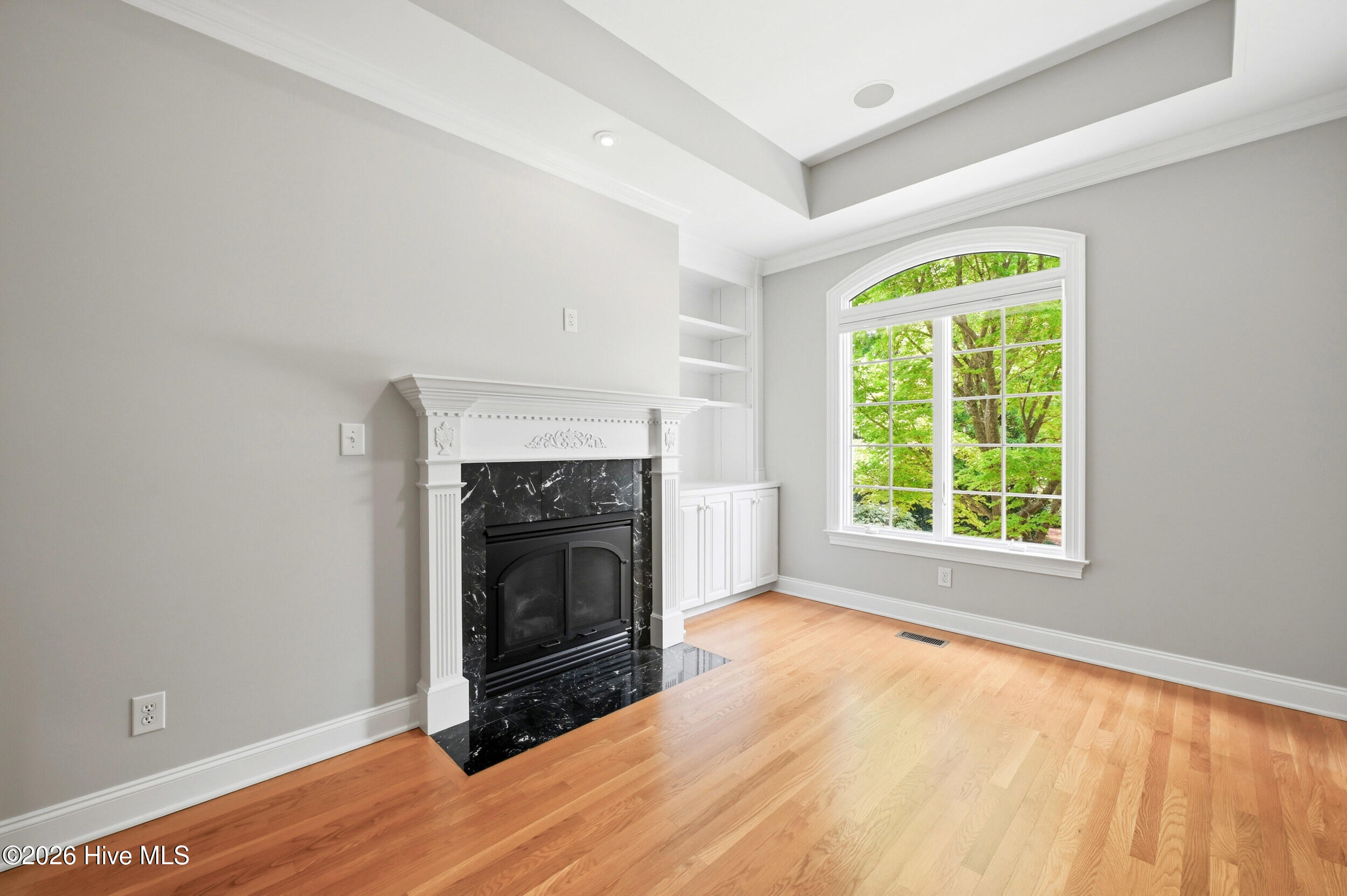 100566149 | Photo 35