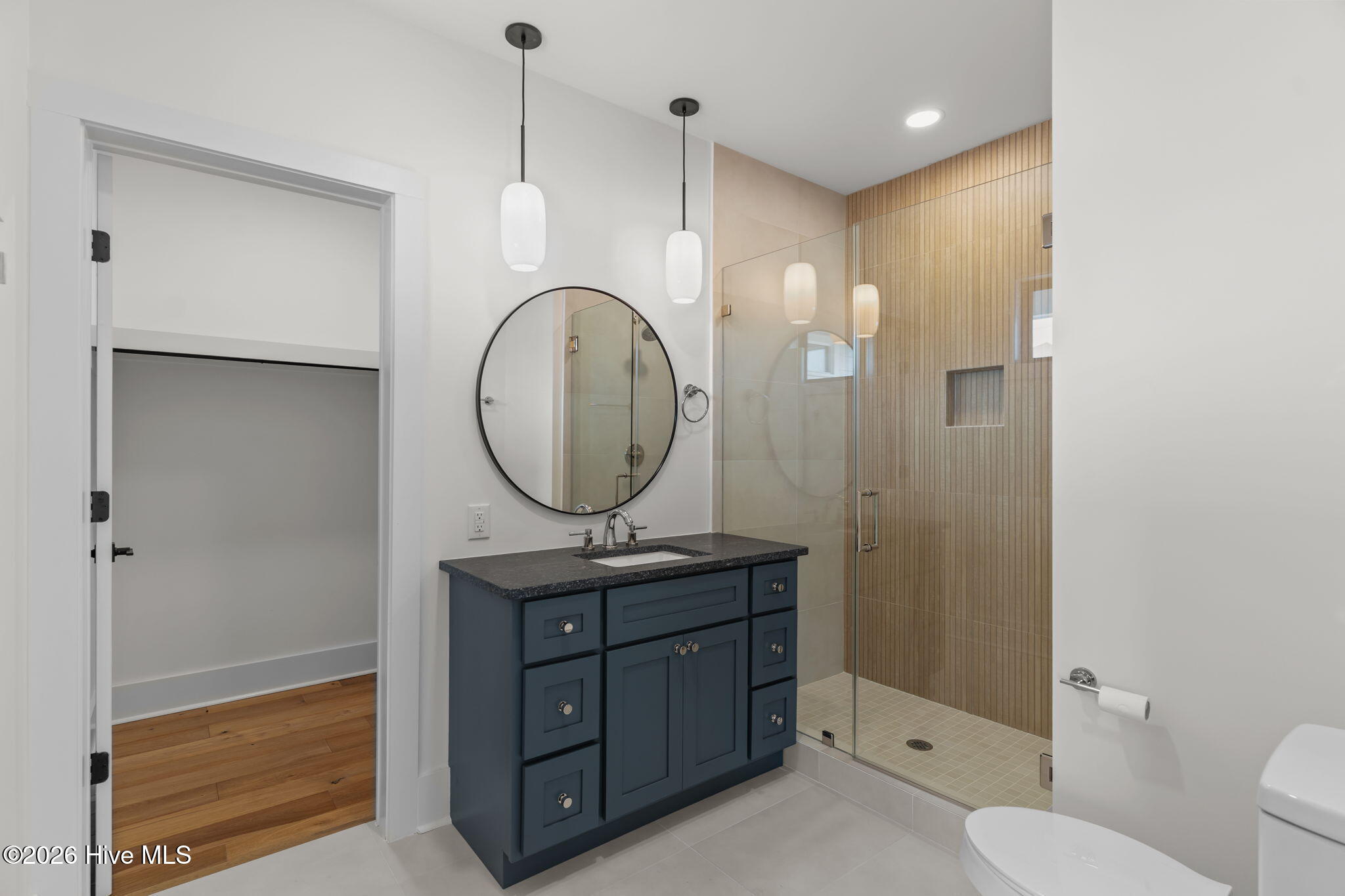 100553287 | Photo 53