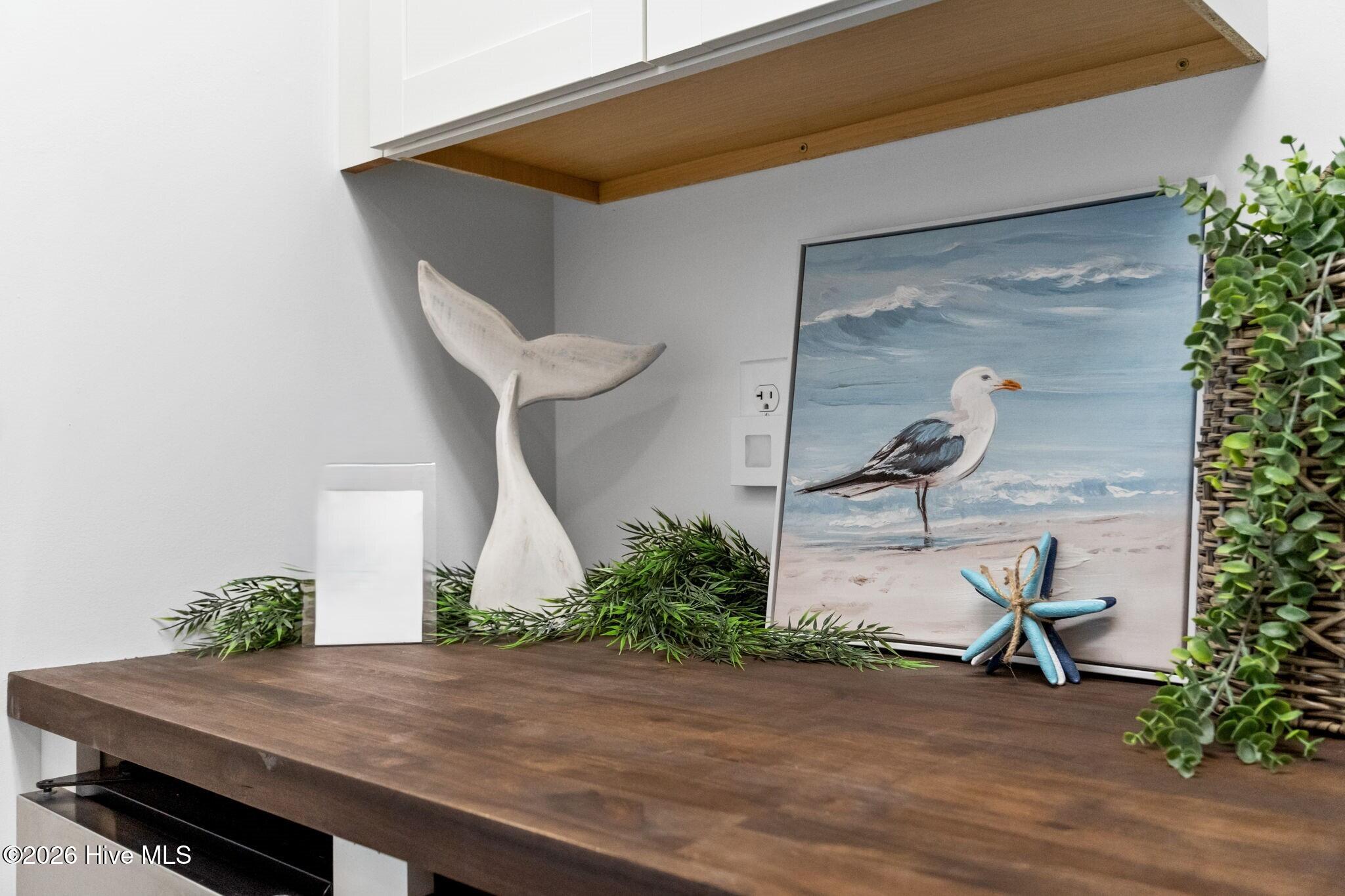 100558886 | Photo 51