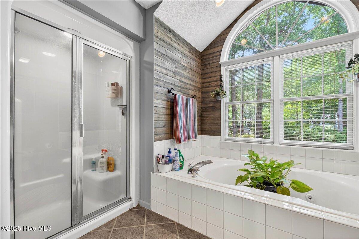 100517839 | Photo 44