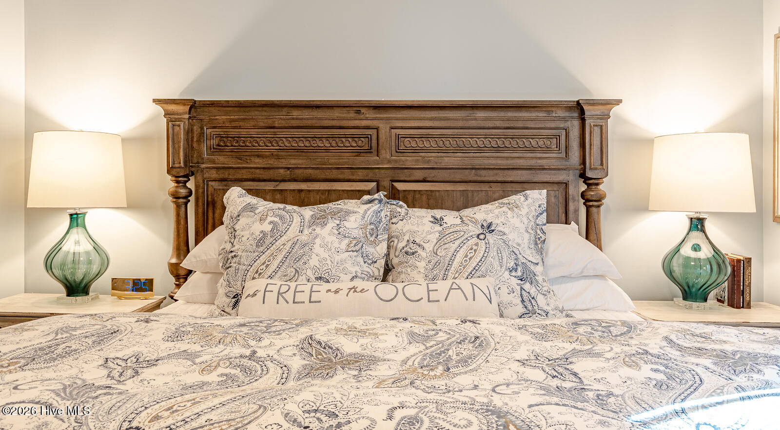 100558017 | Photo 32