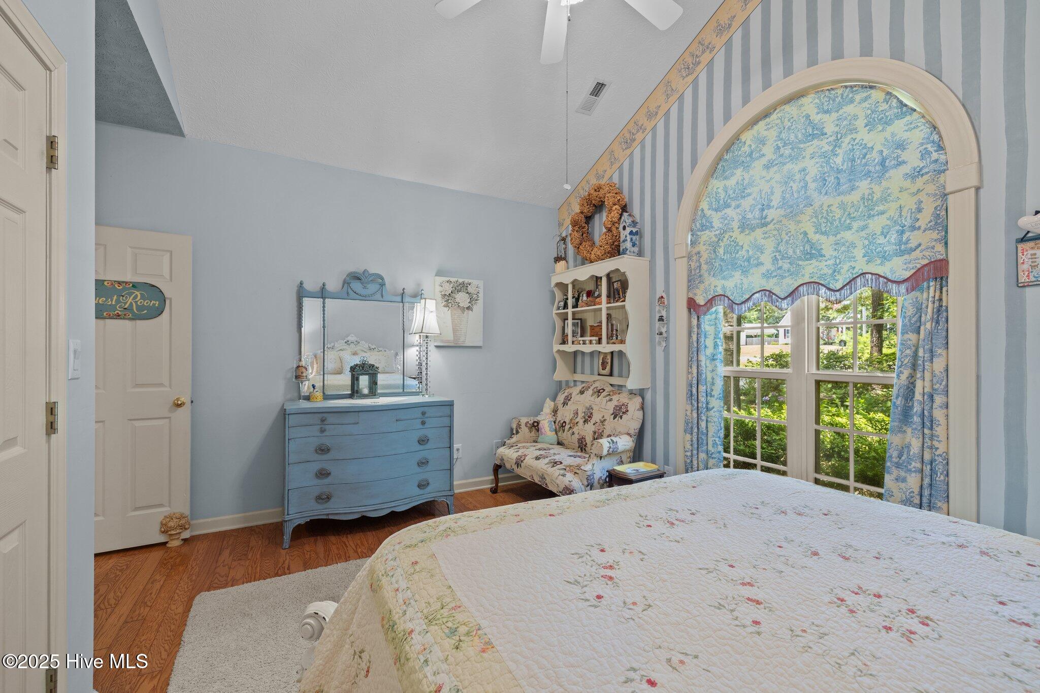 100517626 | Photo 32