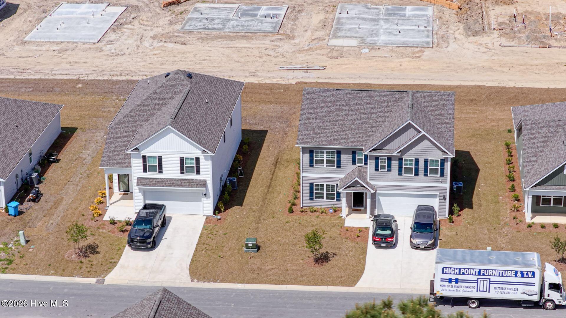 100563803 | Photo 32