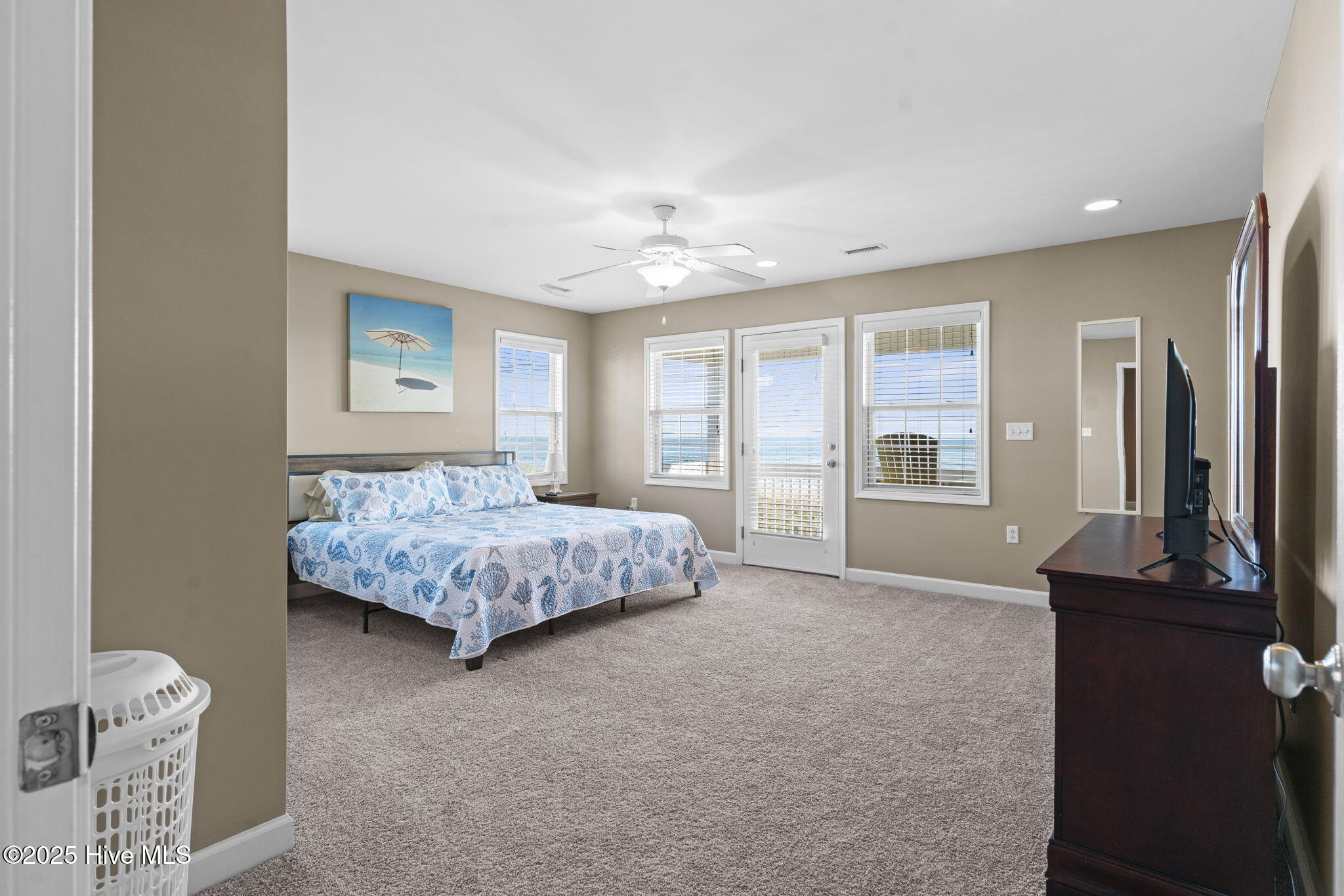 100544912 | Photo 18